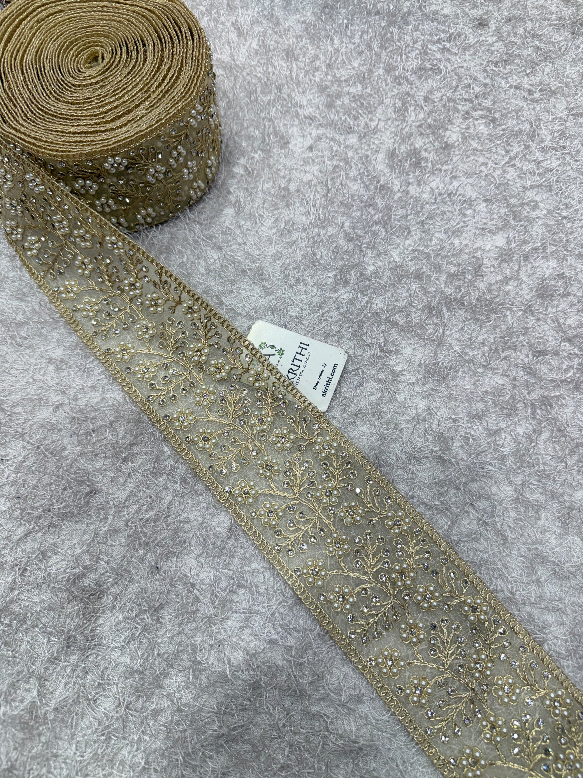 Embroidered lace 9 metres roll