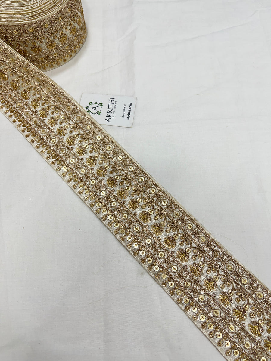 Embroidered lace 9 metres roll