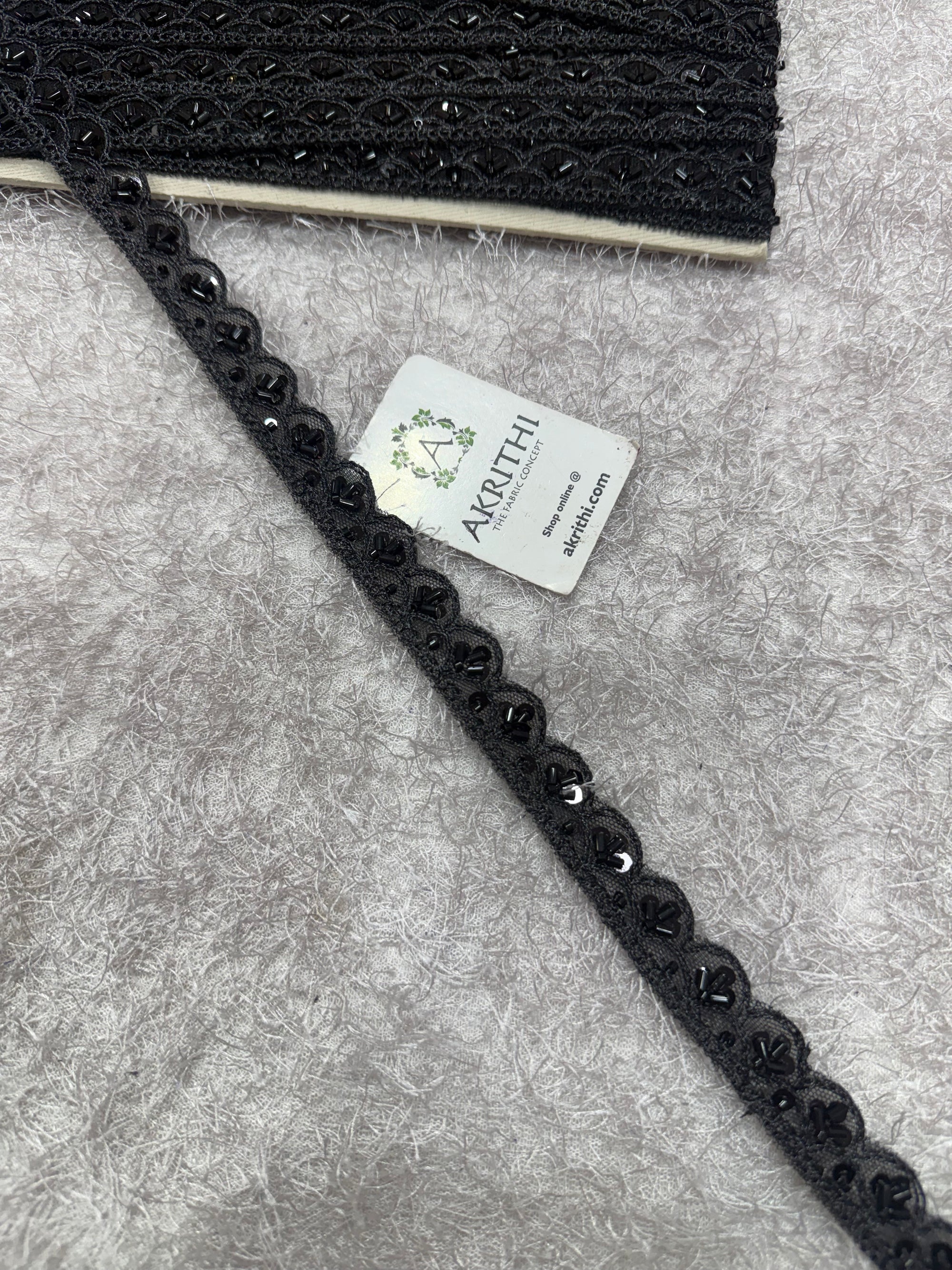 Embroidered lace 9 metres roll