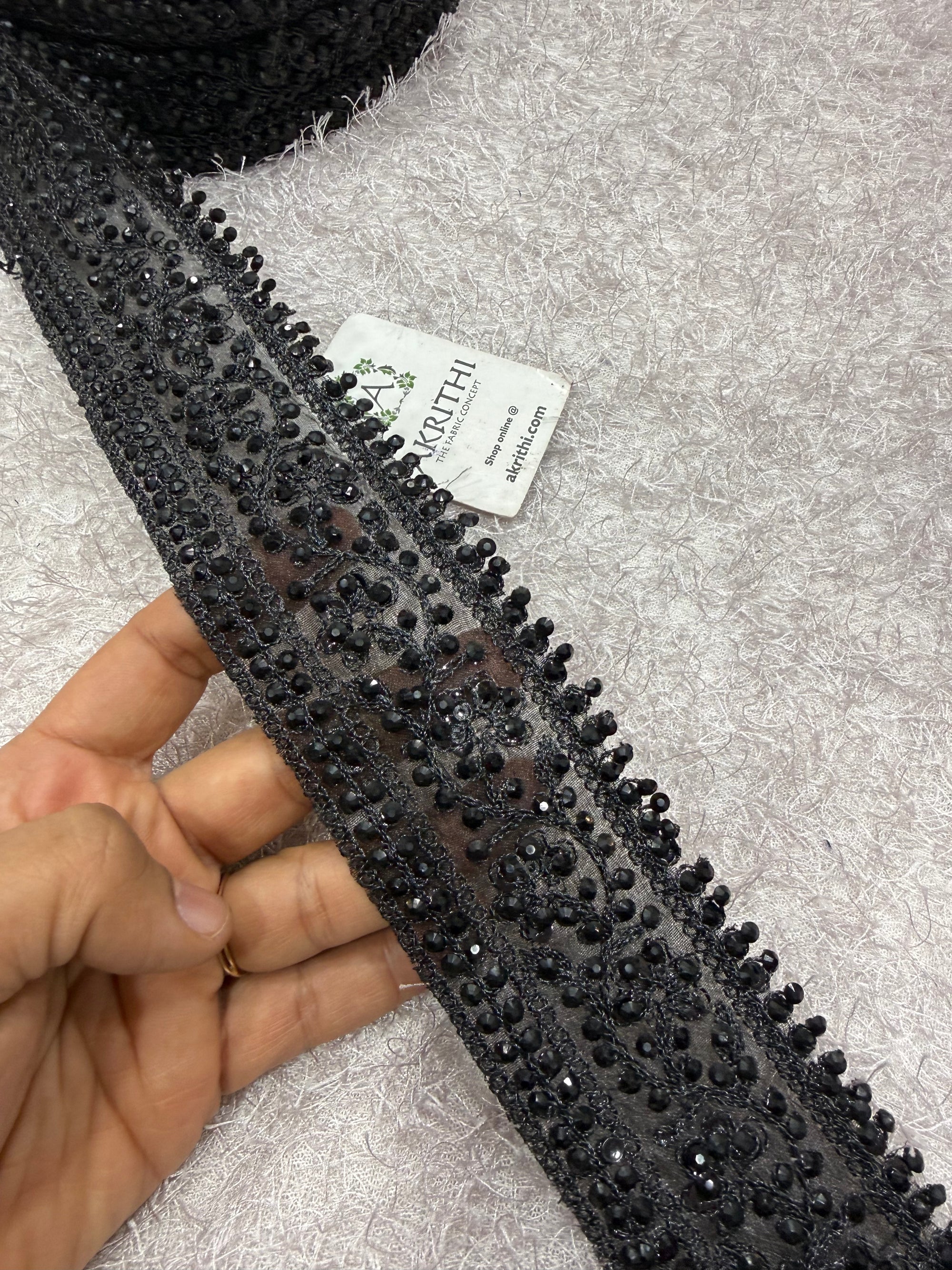 Embroidered lace 9 metres roll