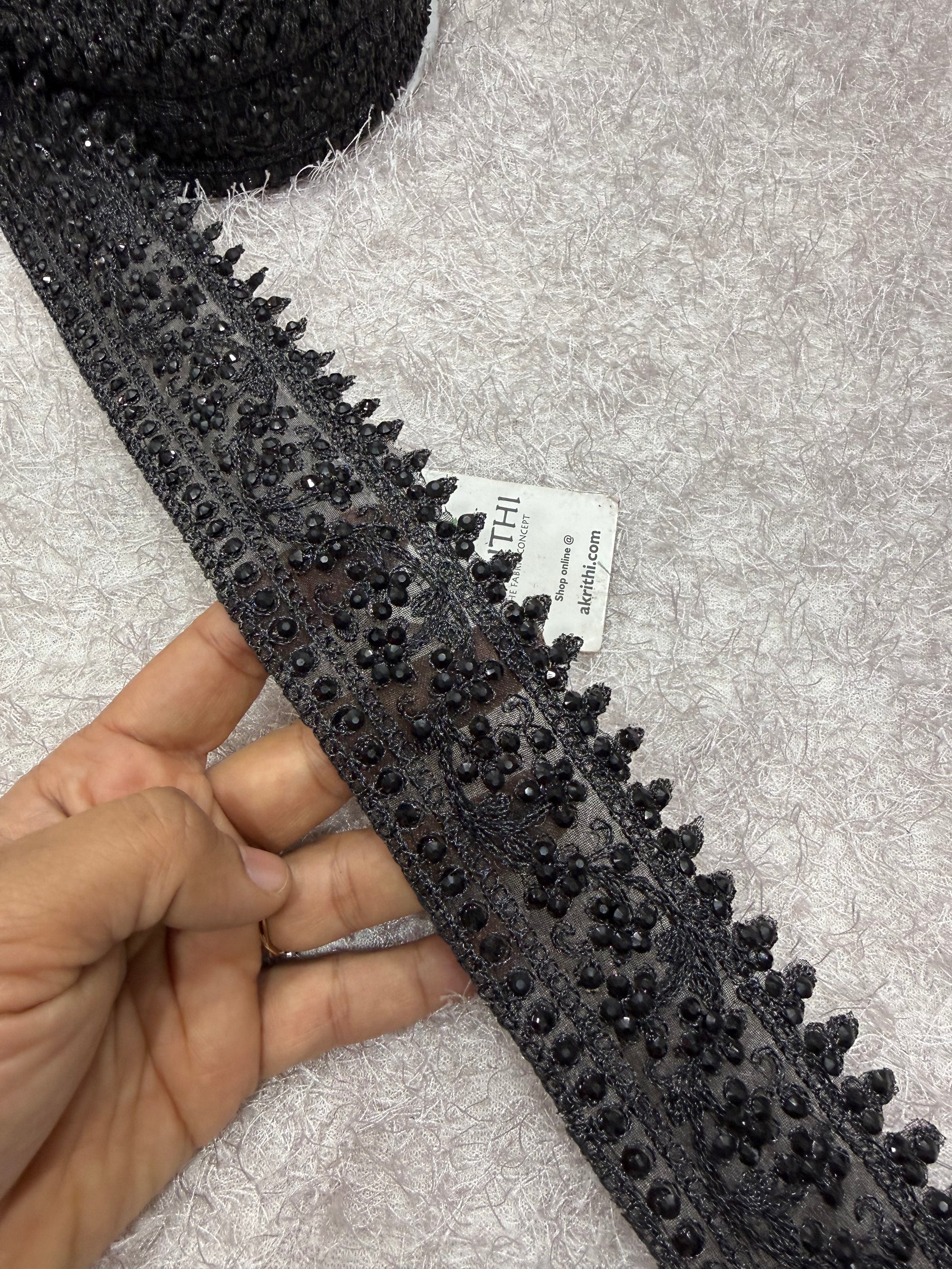 Embroidered lace 9 metres roll