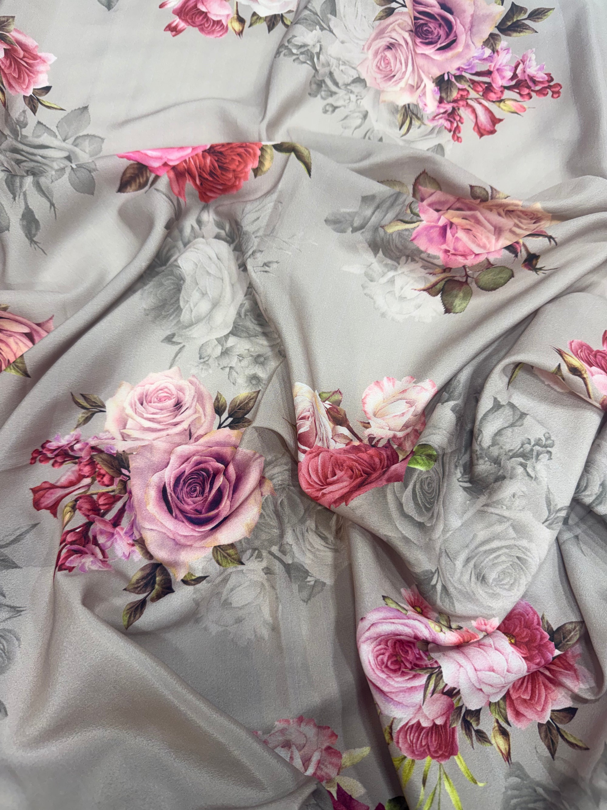 Printed crepe fabric 80 centimetre cut