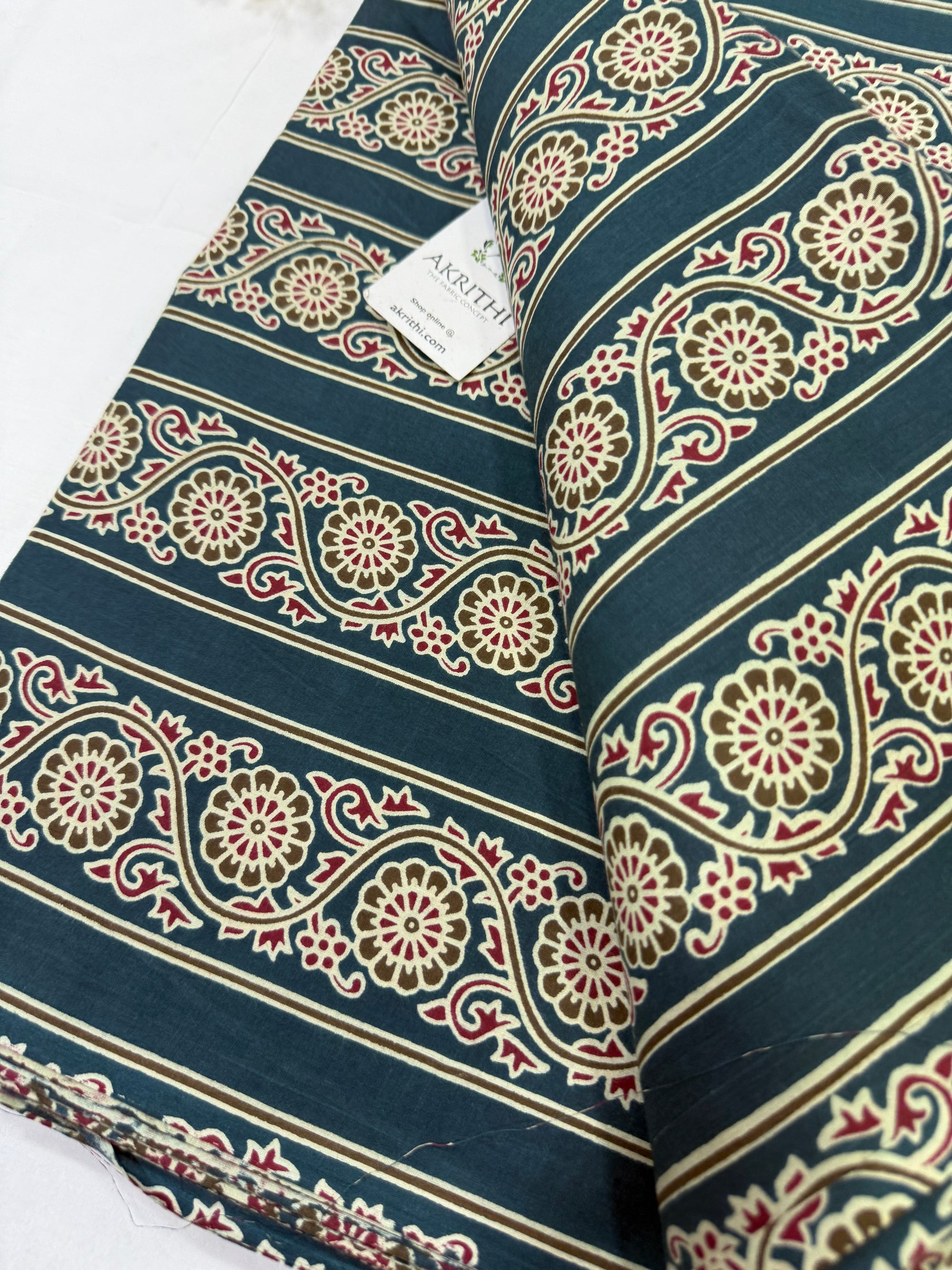 Printed pure cotton fabric