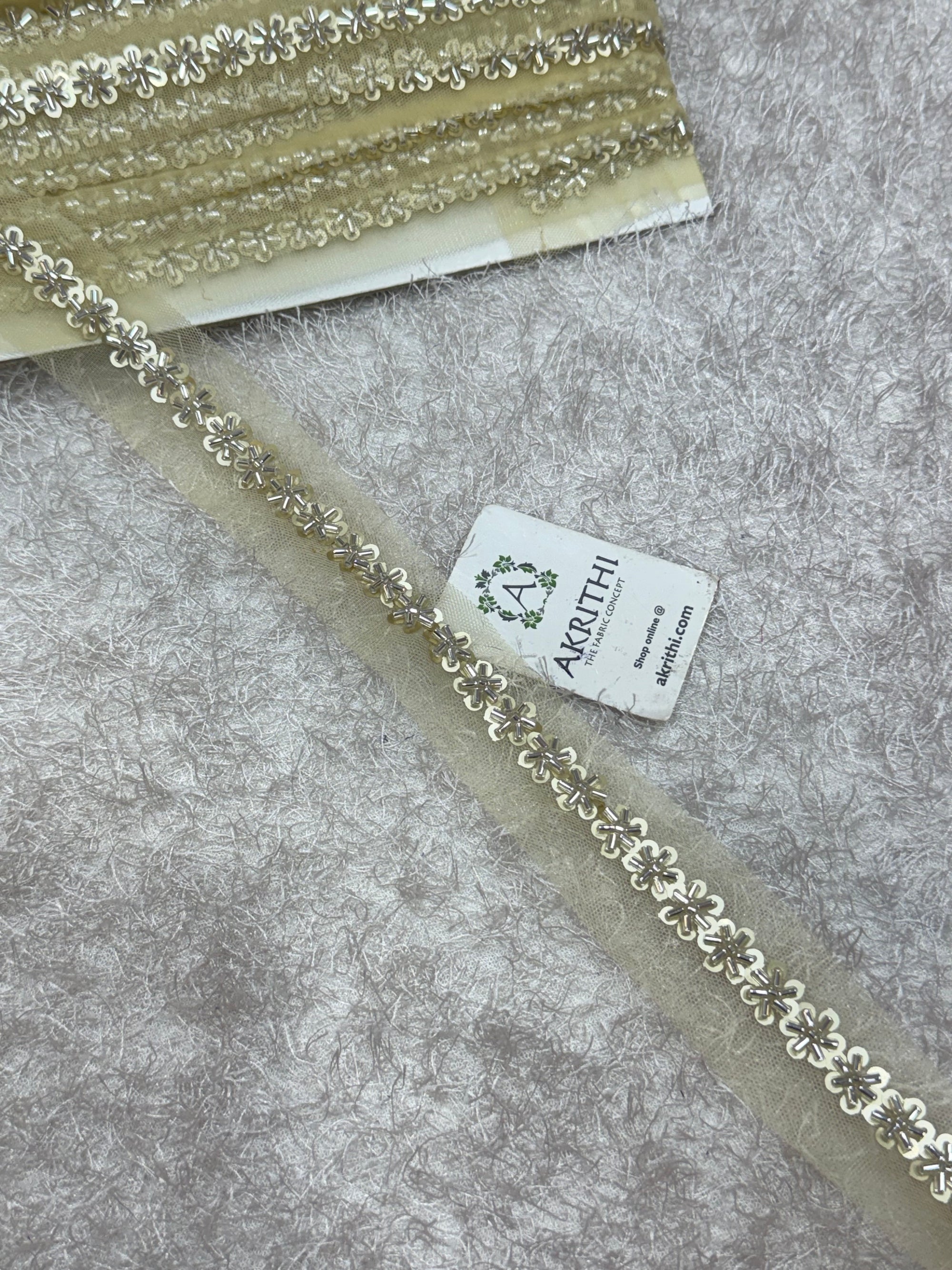 Embroidered lace 9 metres roll