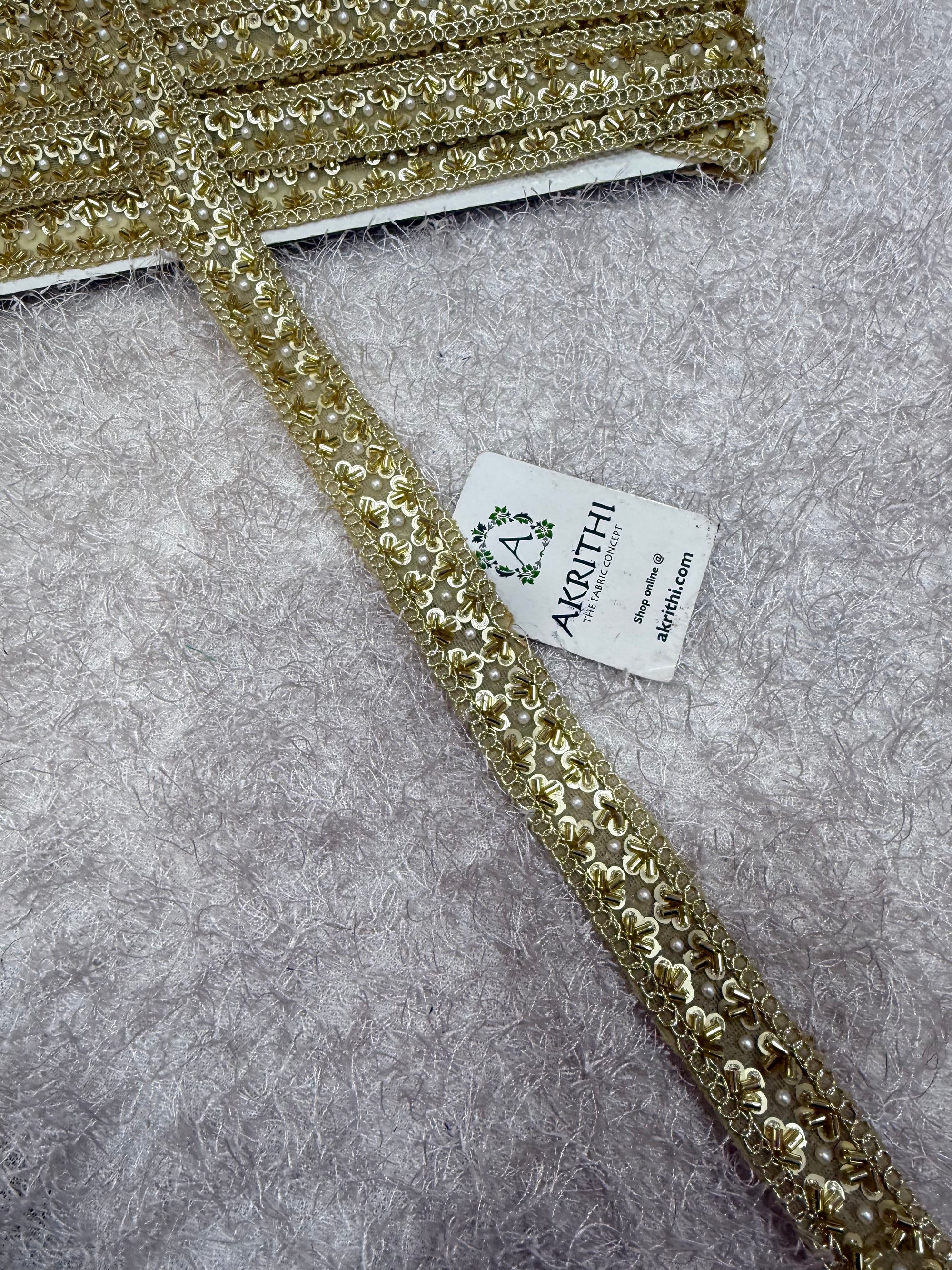 Embroidered lace 9 metres roll