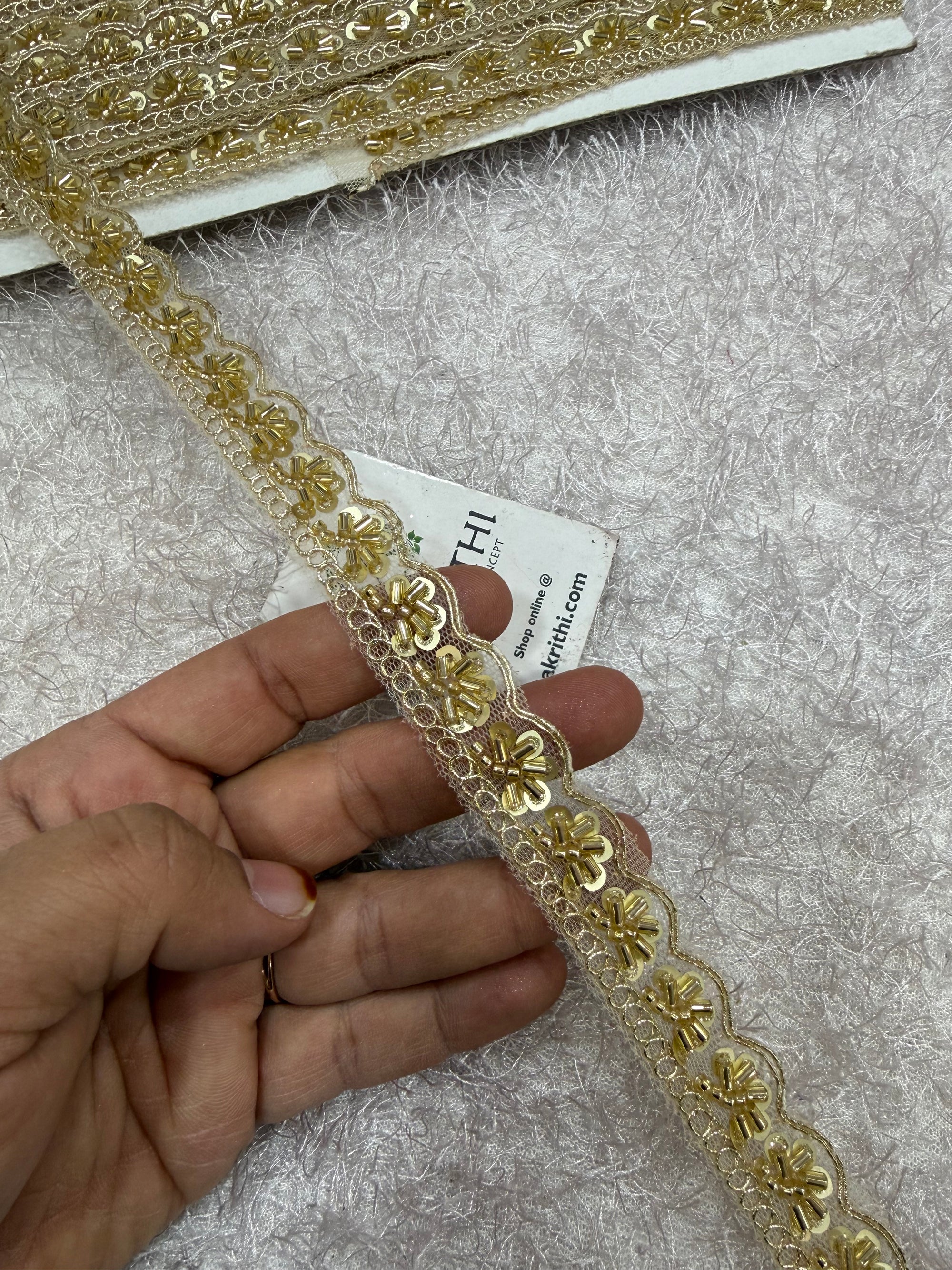 Embroidered lace 9 metres roll