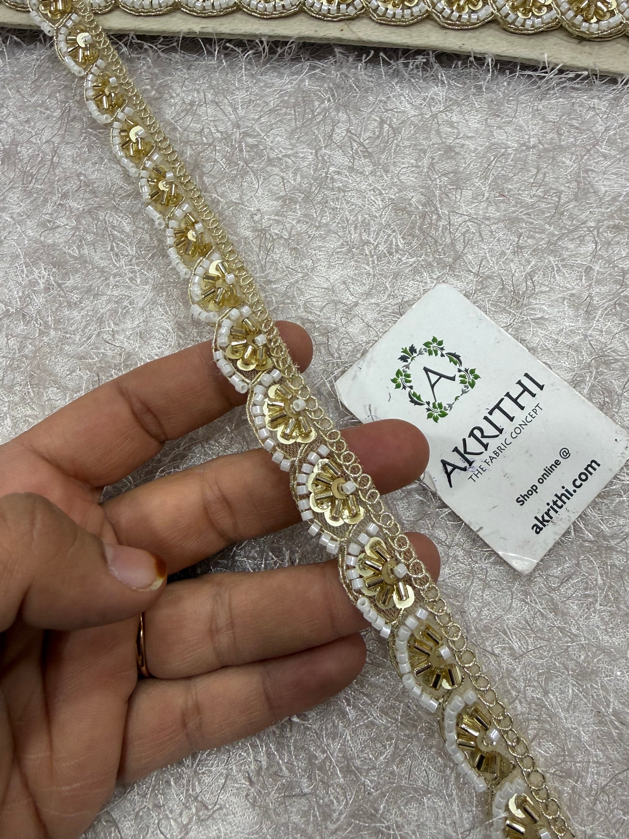 Embroidered lace 9 metres roll