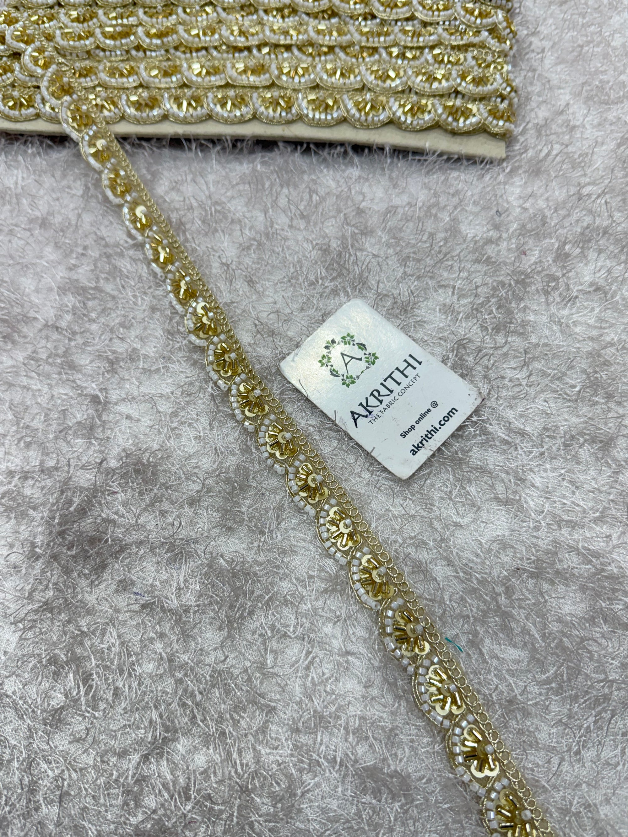 Embroidered lace 9 metres roll