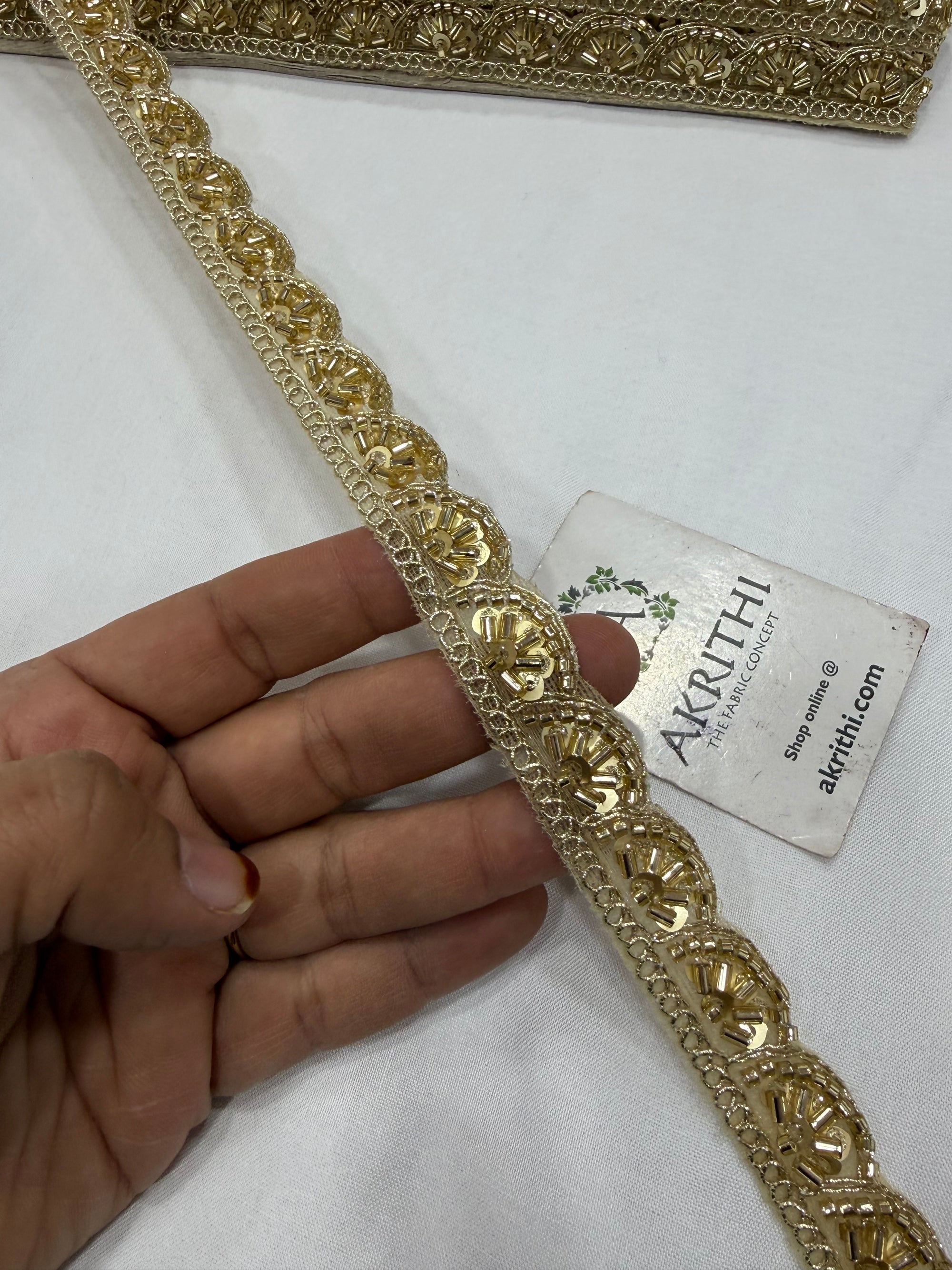 Embroidered lace 9 metres roll