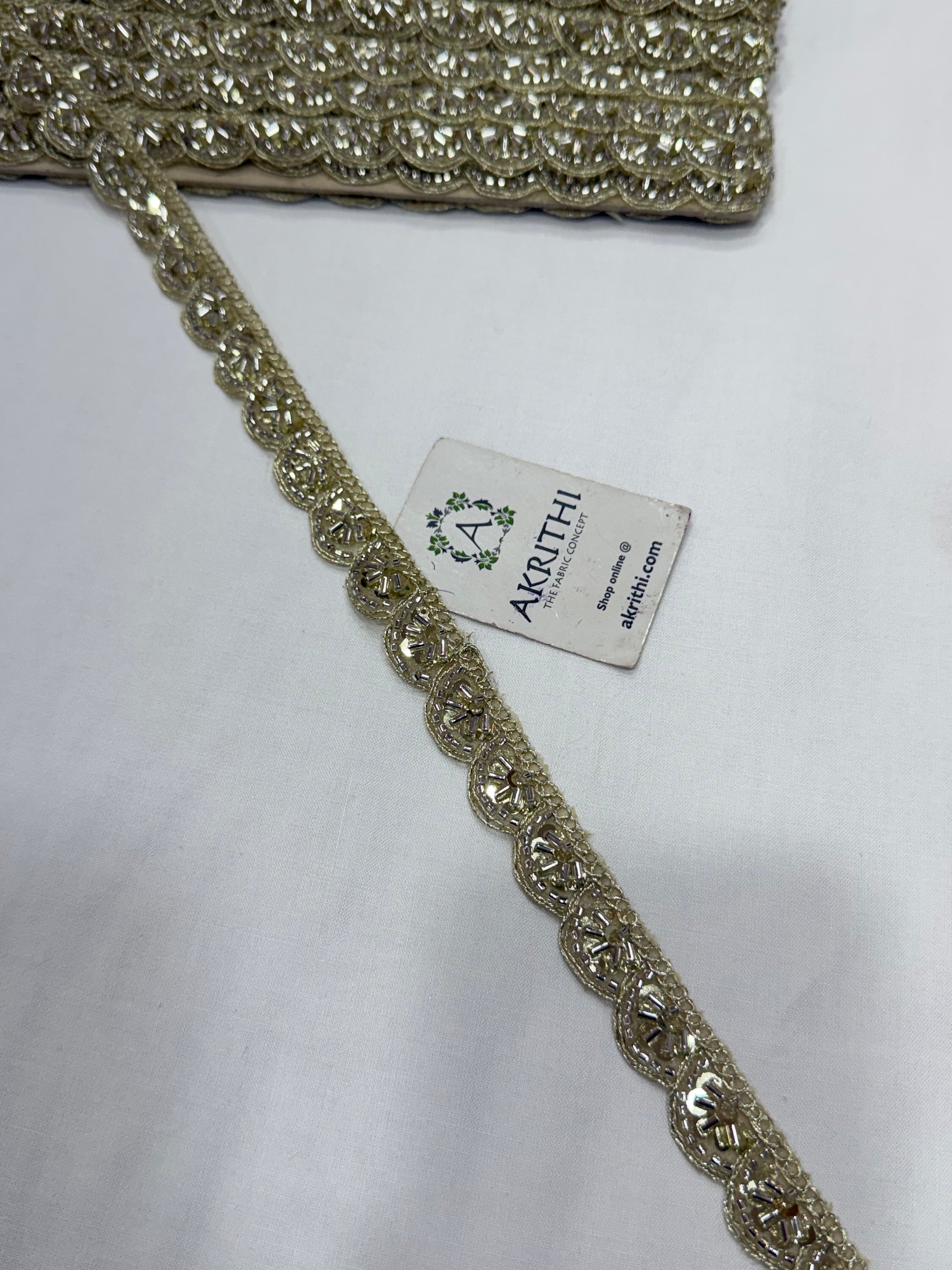 Embroidered lace 9 metres roll