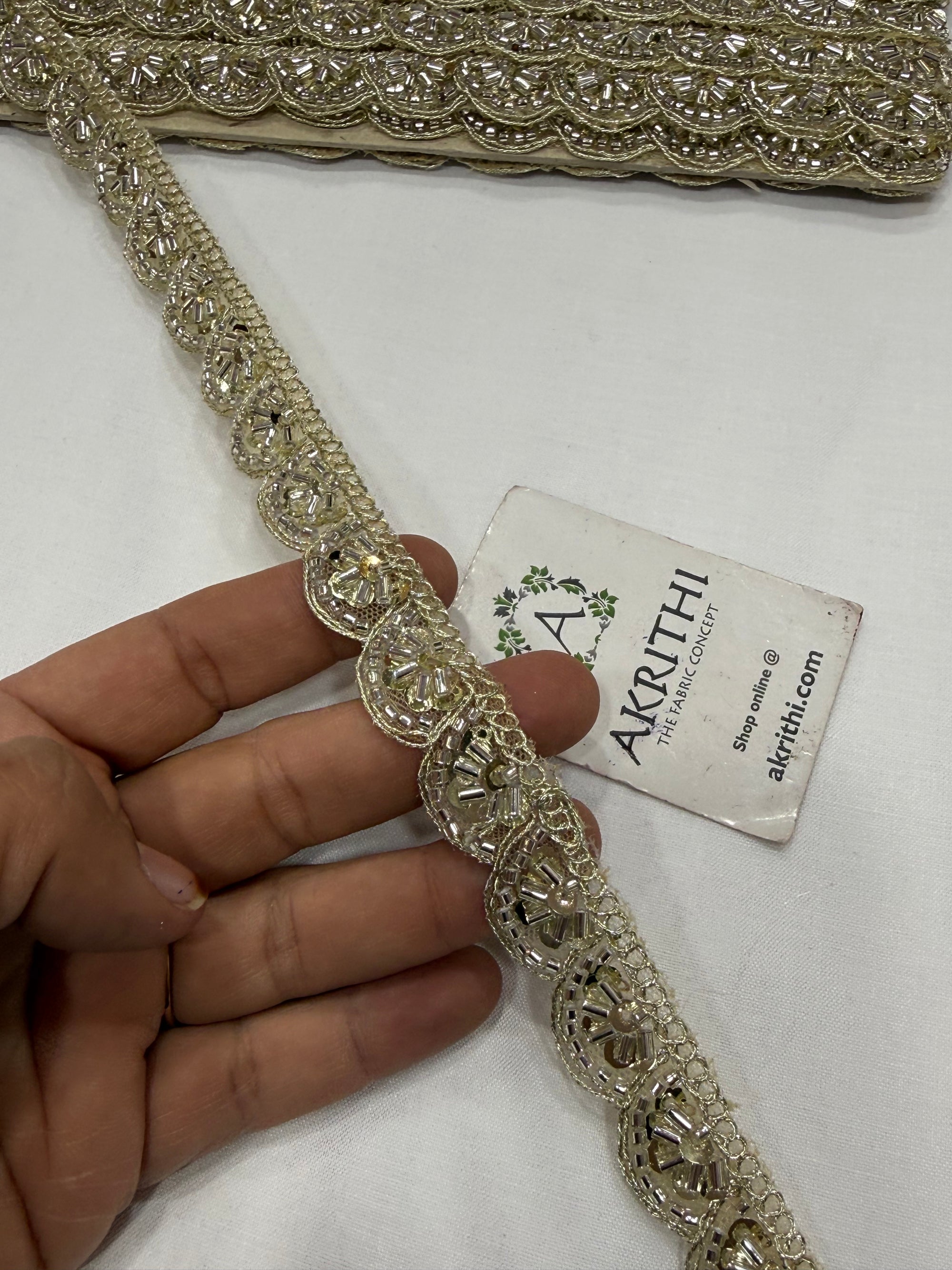 Embroidered lace 9 metres roll