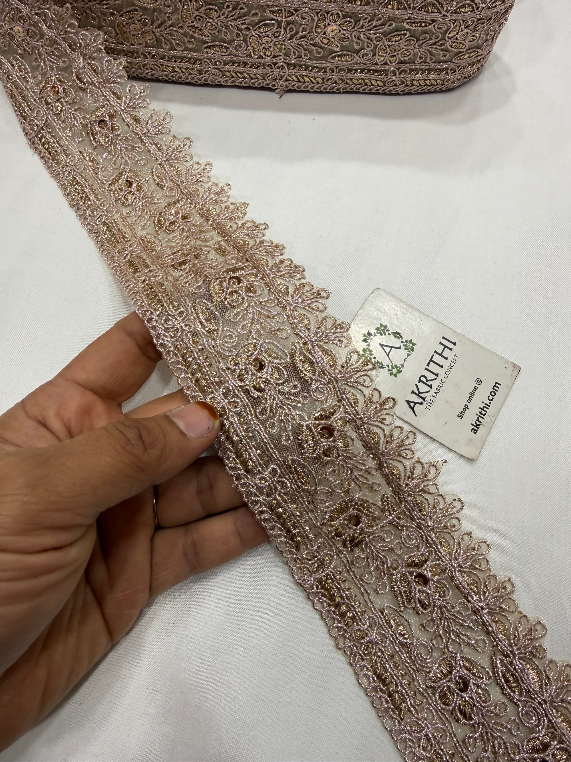 Embroidered lace 9 metres roll