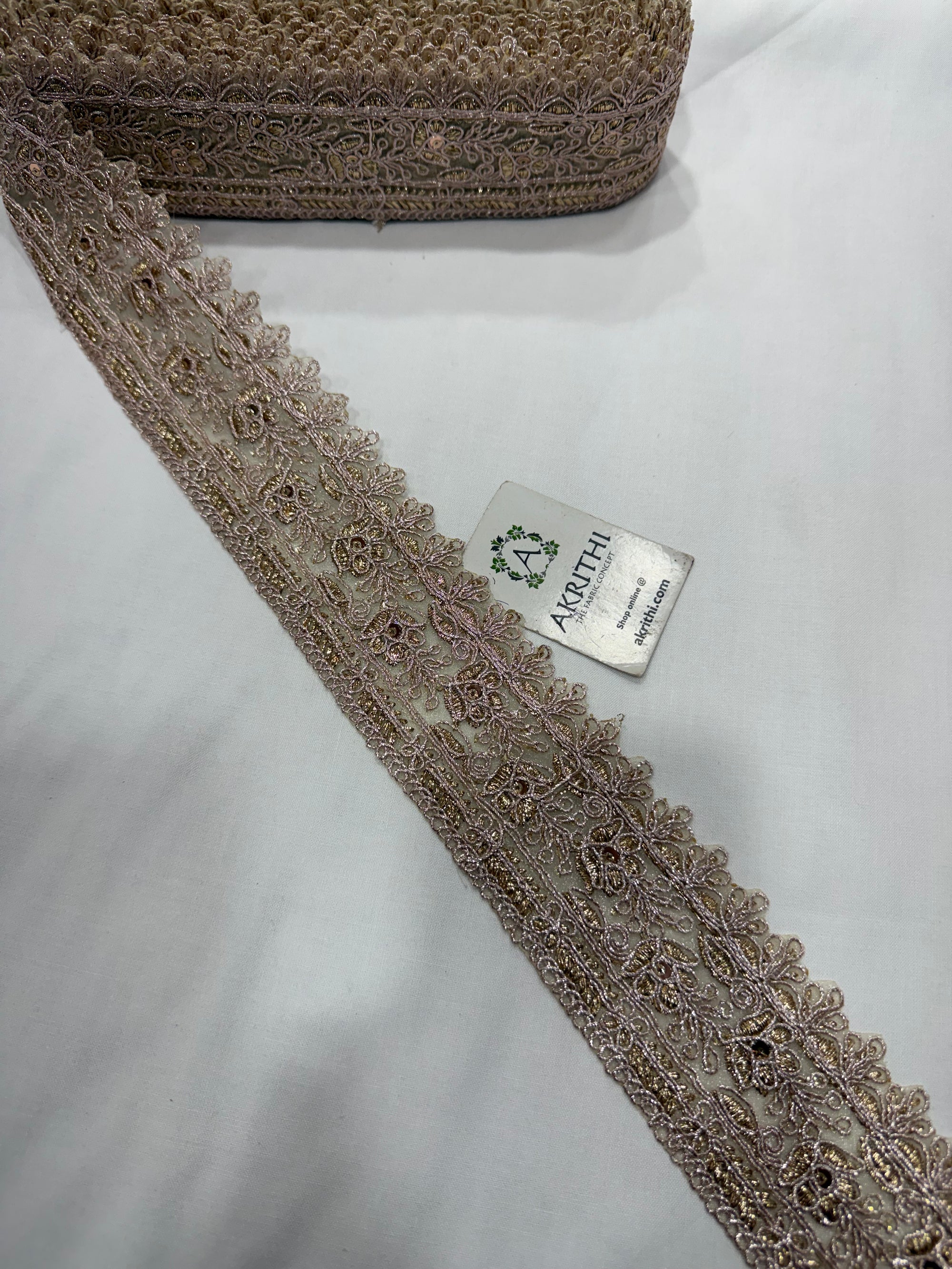 Embroidered lace 9 metres roll