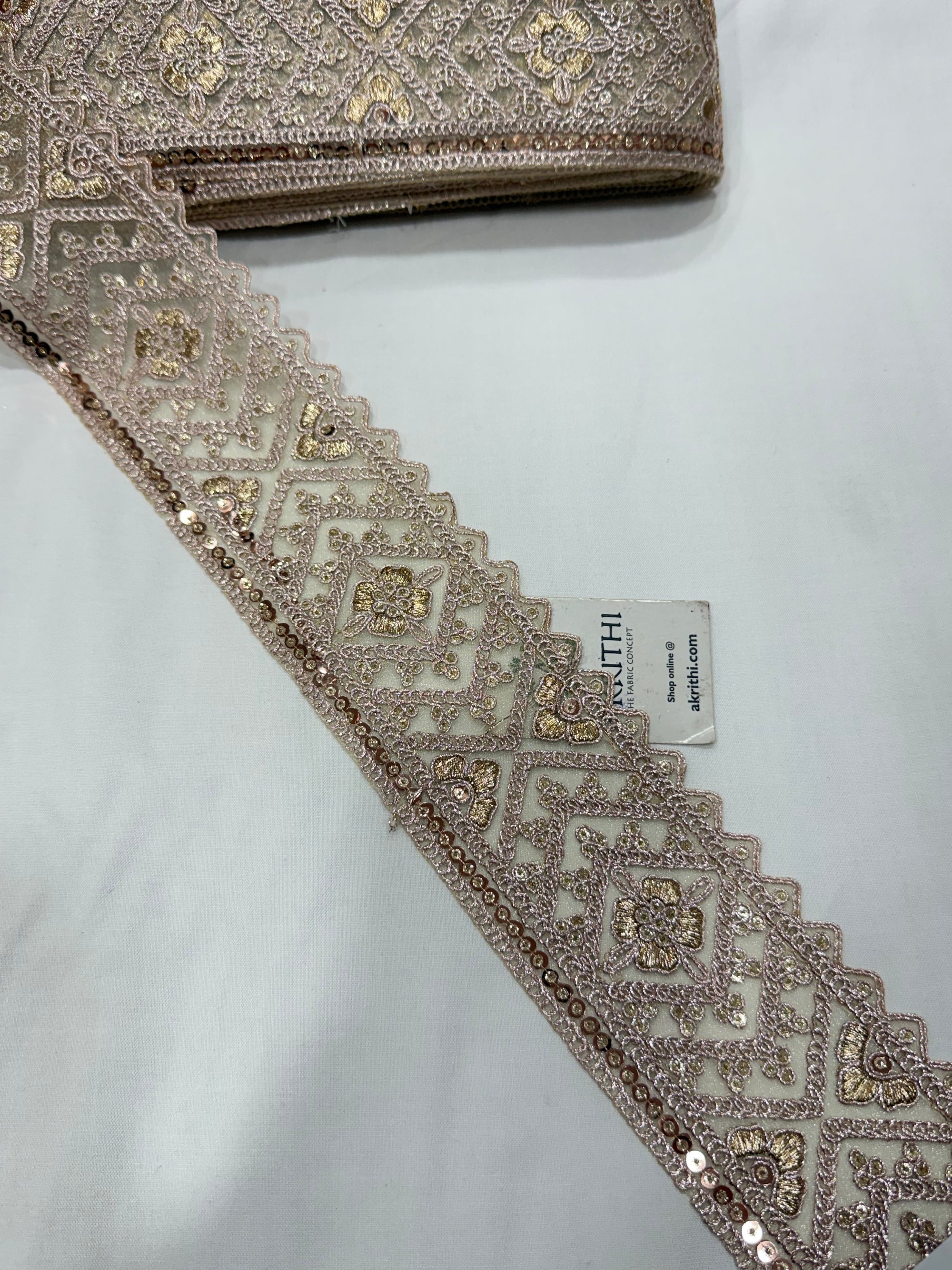Embroidered lace 9 metres roll