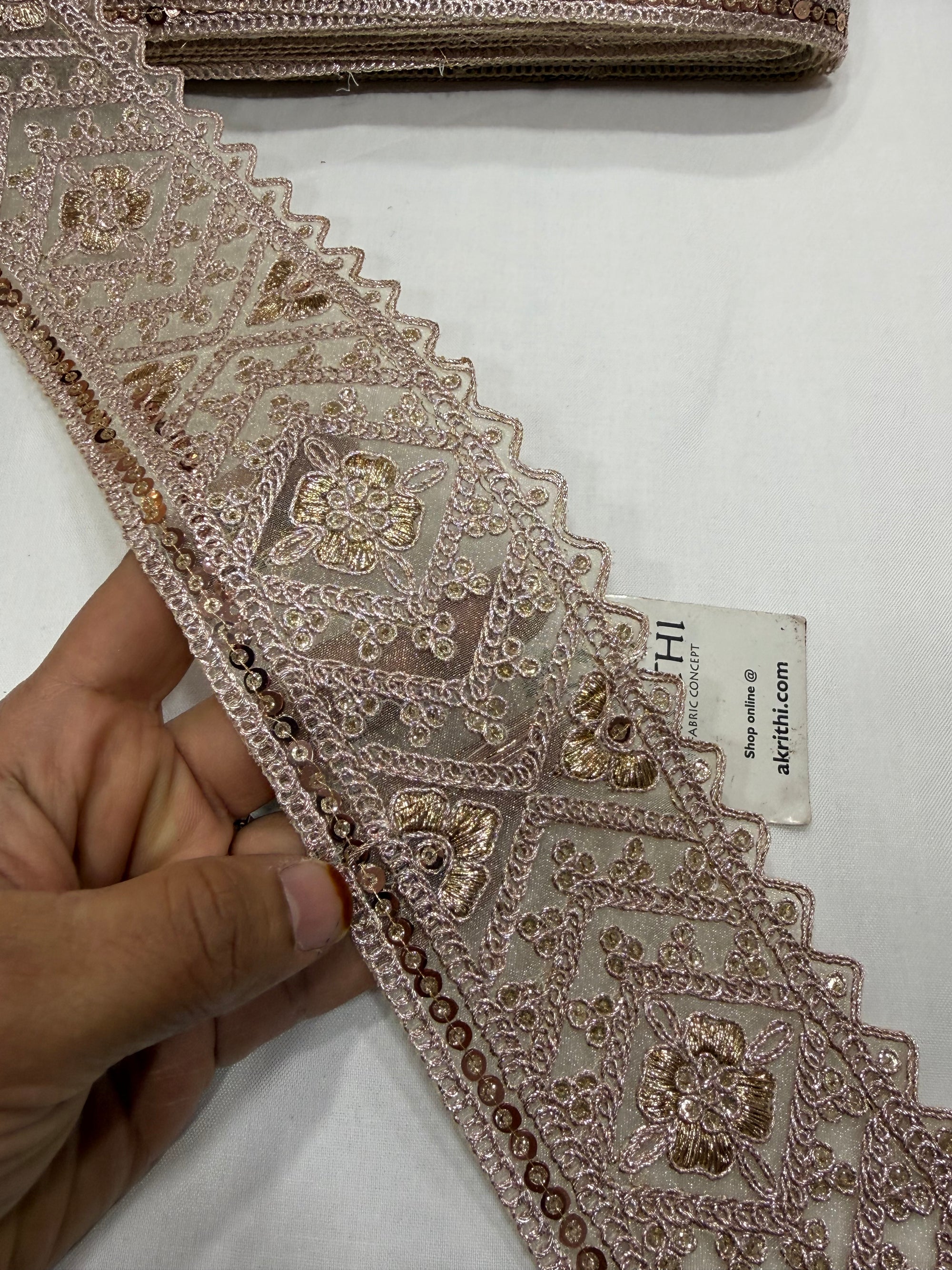 Embroidered lace 9 metres roll