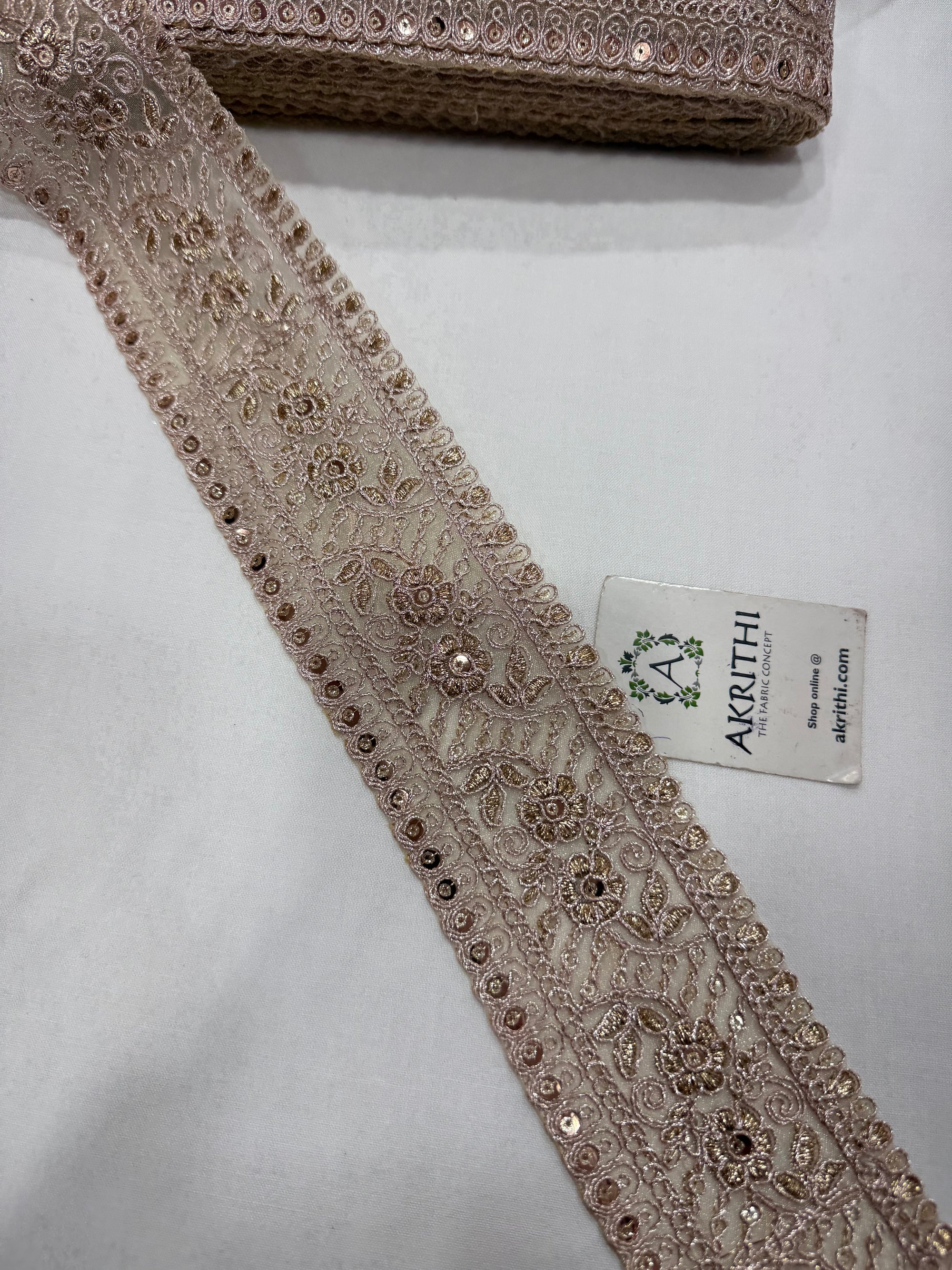 Embroidered lace 9 metres roll