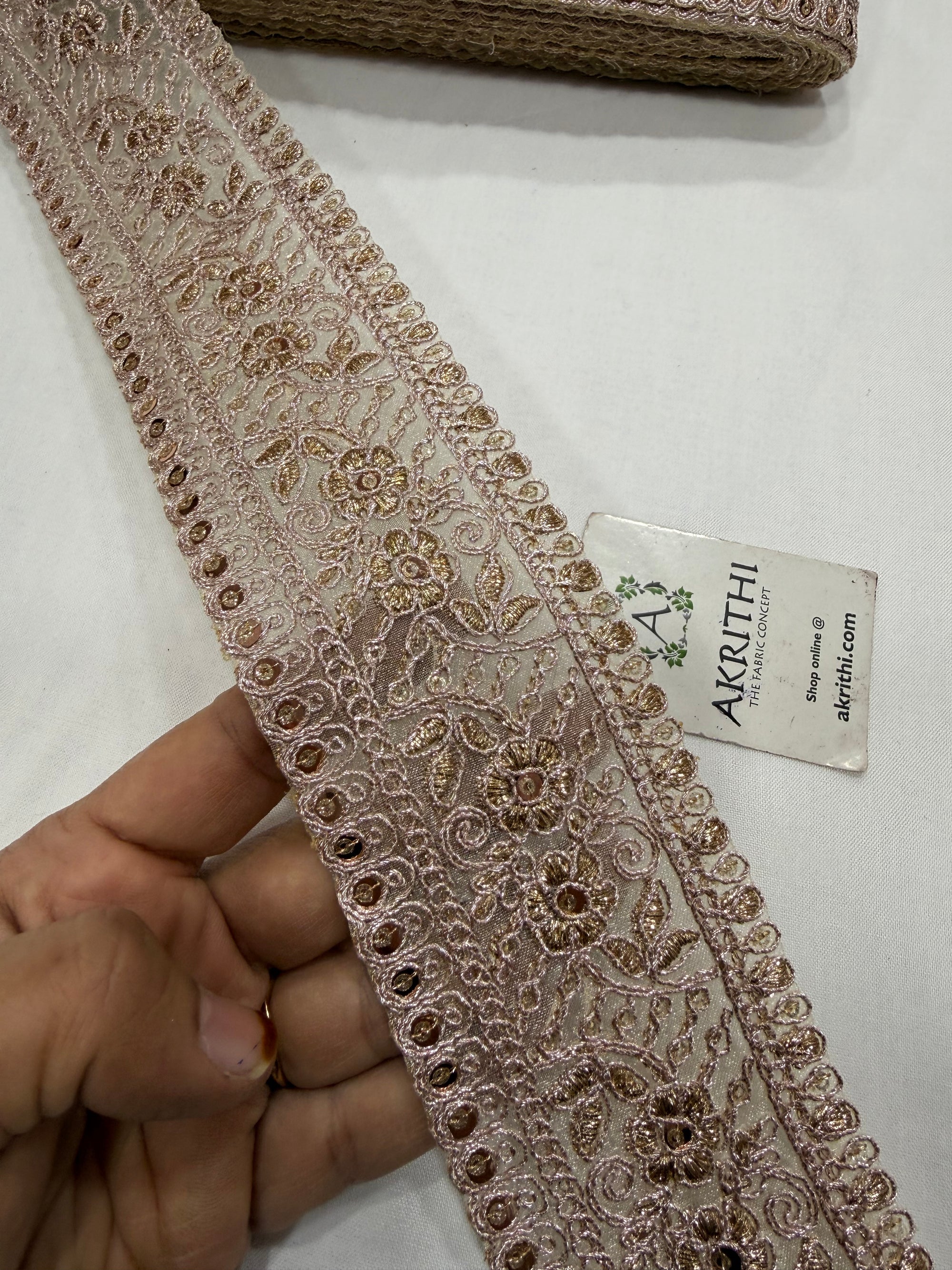 Embroidered lace 9 metres roll