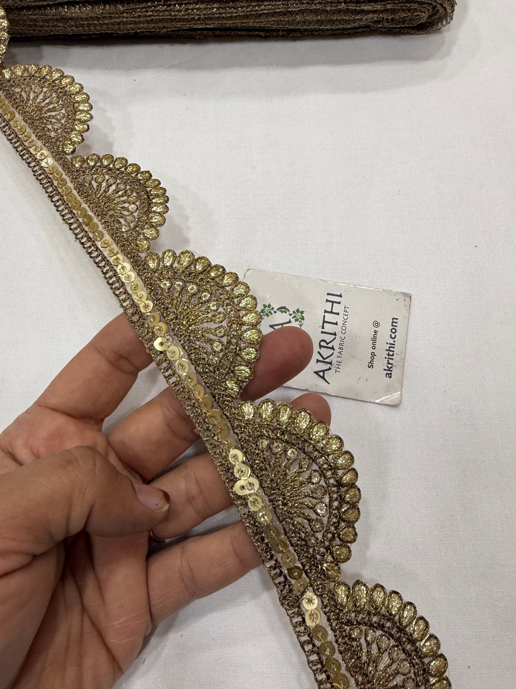 Embroidered lace 9 metres roll