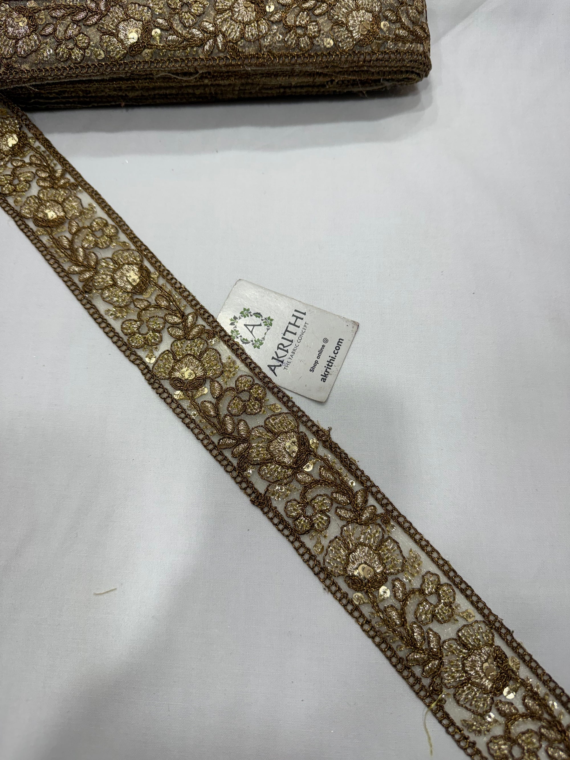 Embroidered lace 9 metres roll