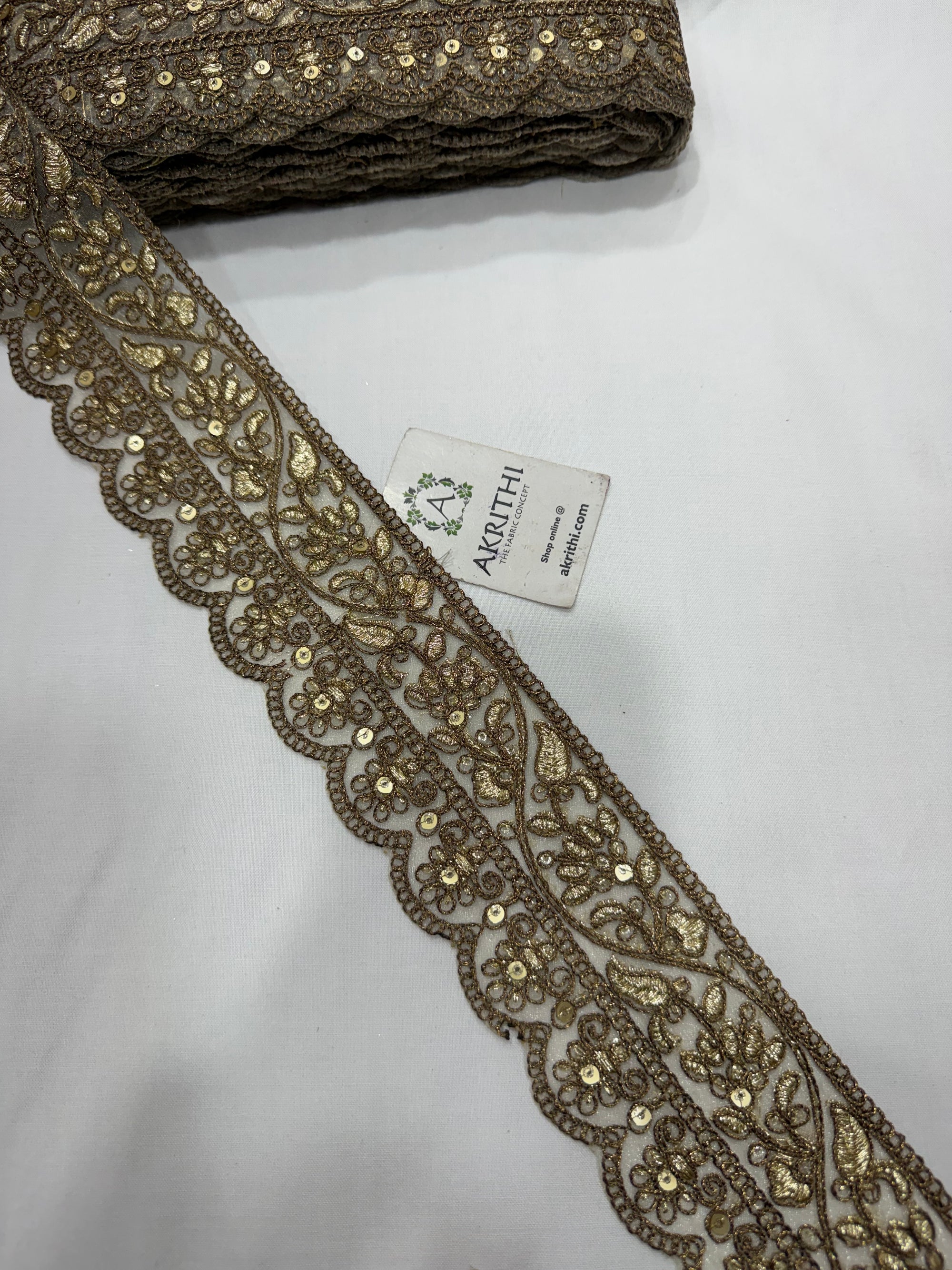 Embroidered lace 9 metres roll