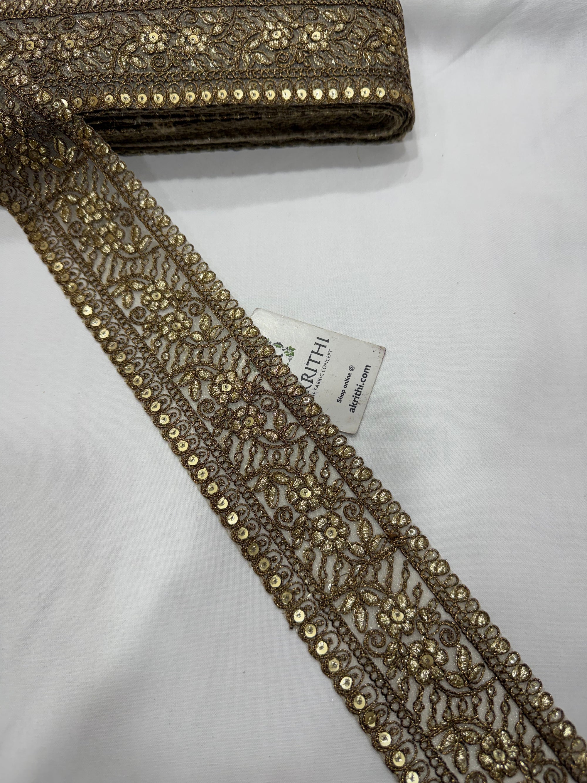Embroidered lace 9 metres roll