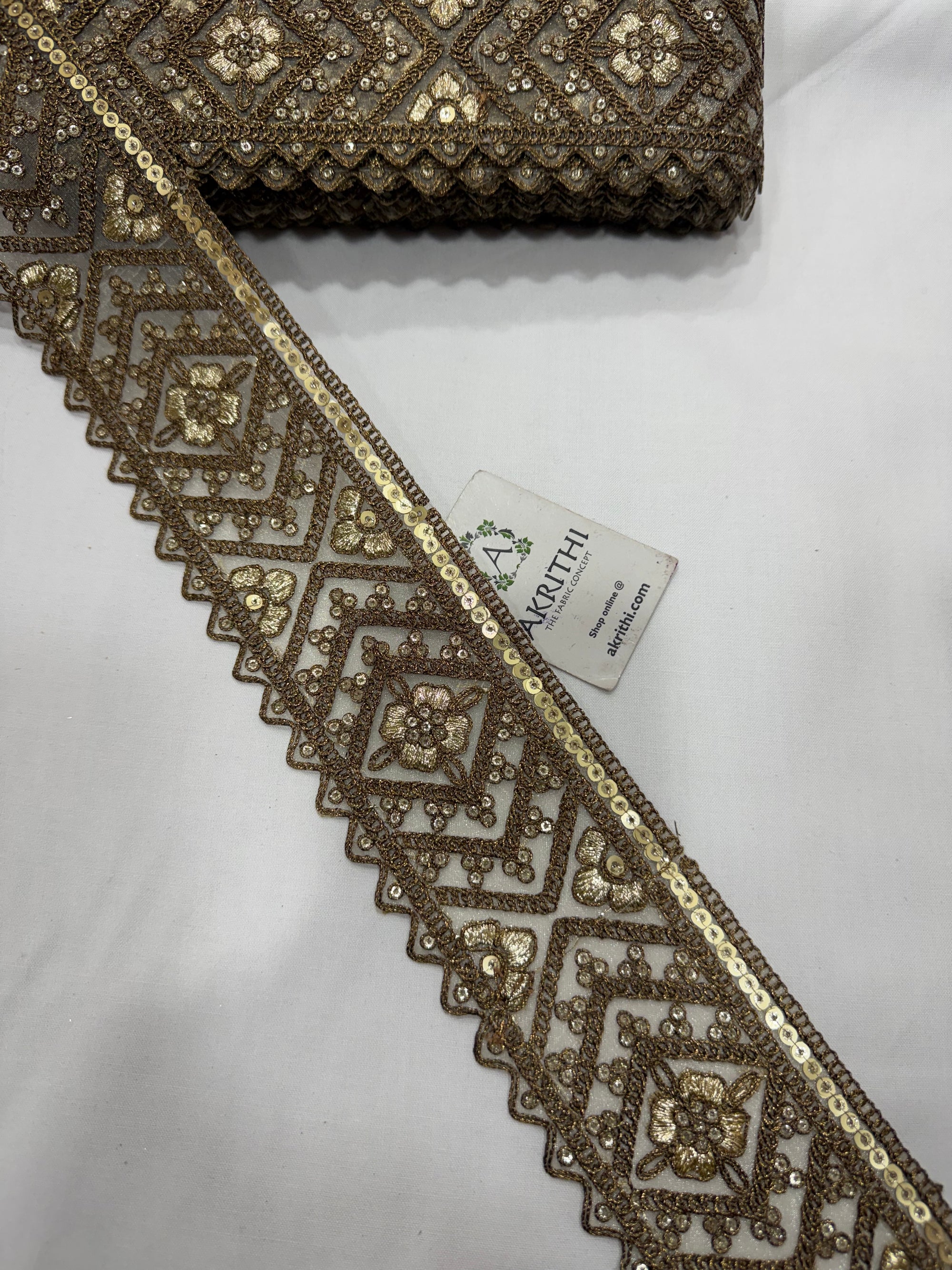 Embroidered lace 9 metres roll