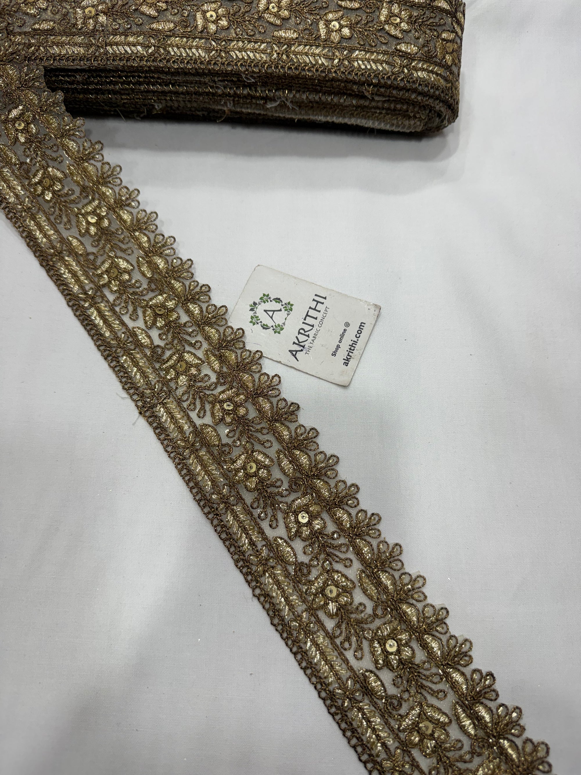 Embroidered lace 9 metres roll