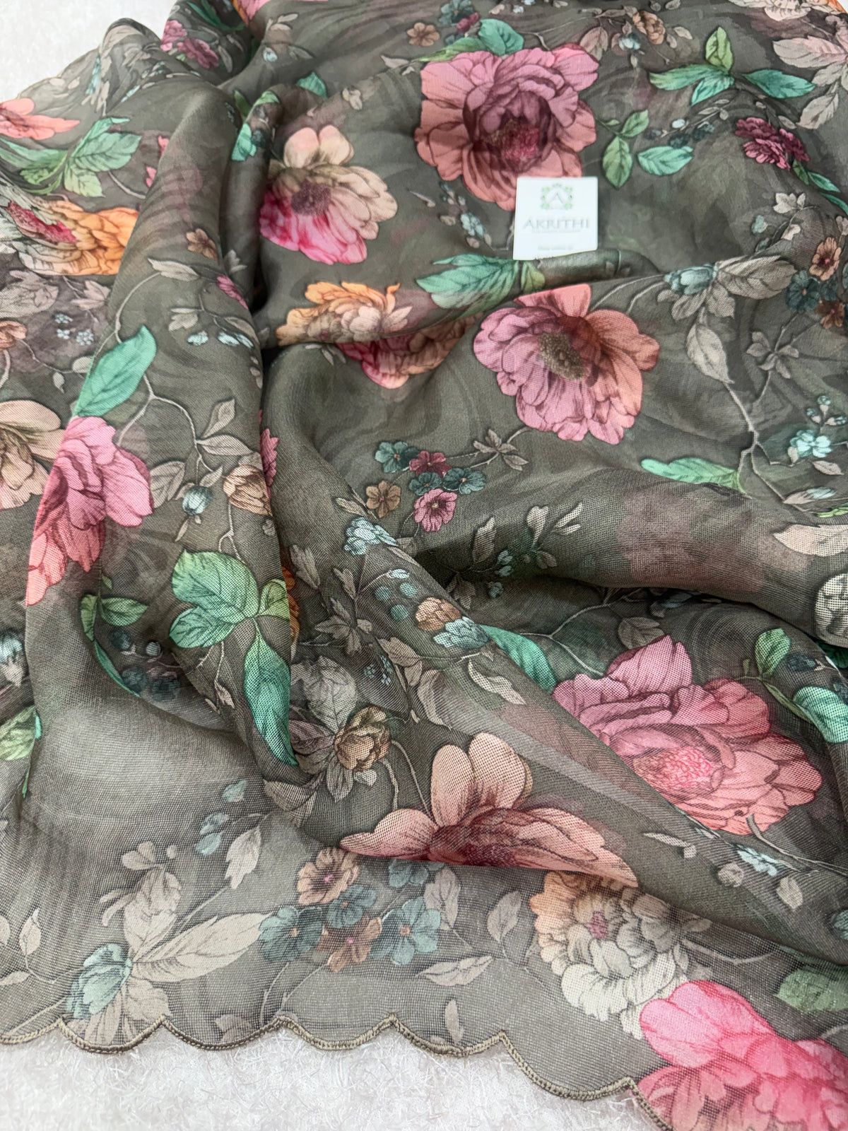 Printed viscose jute saree with scallop