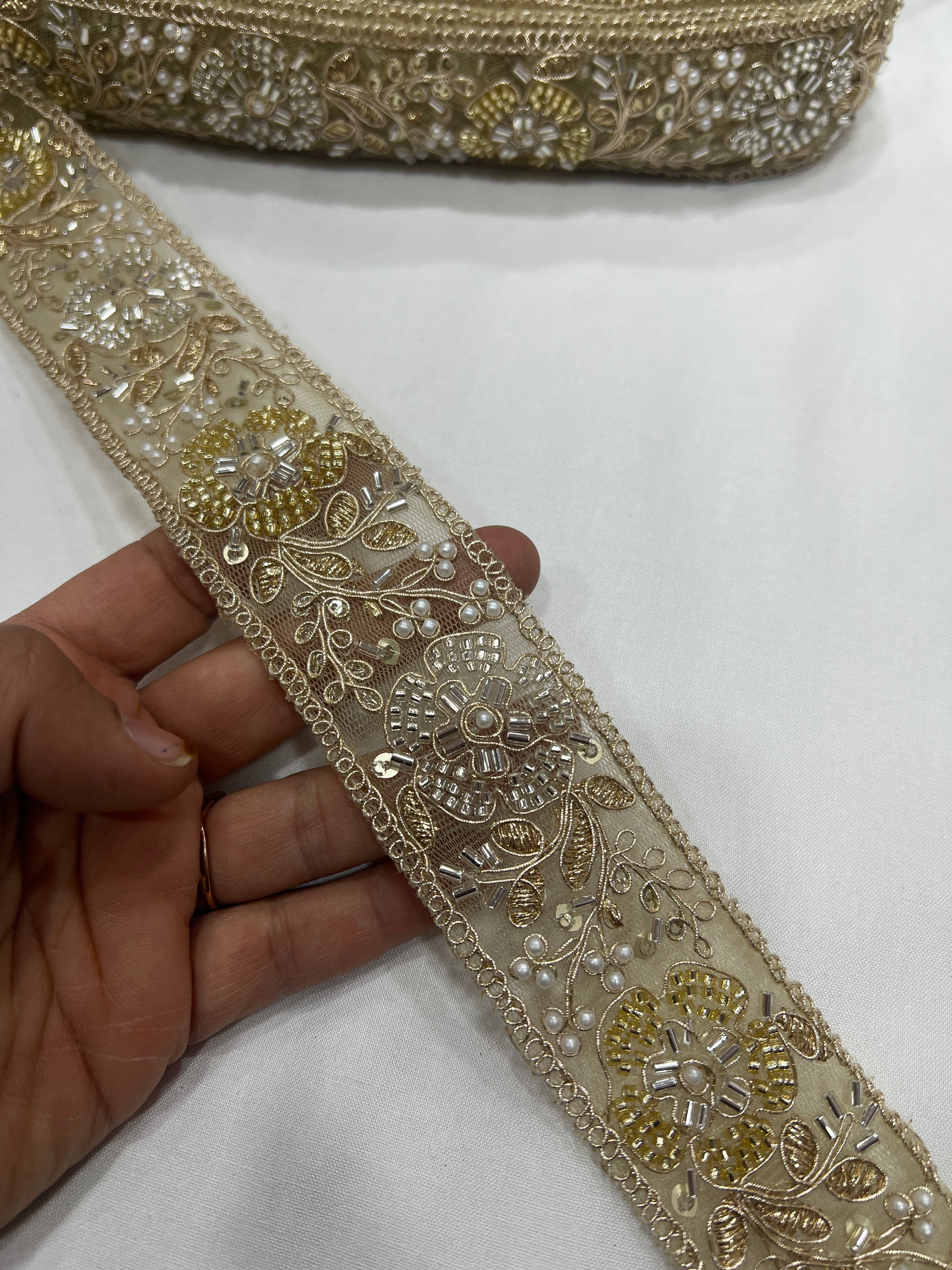Embroidered lace 9 metres roll