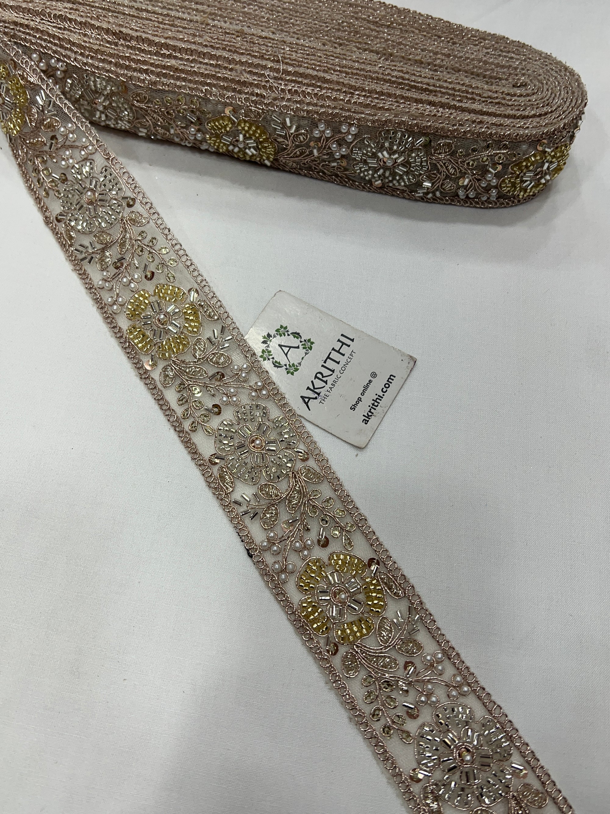 Embroidered lace 9 metres roll