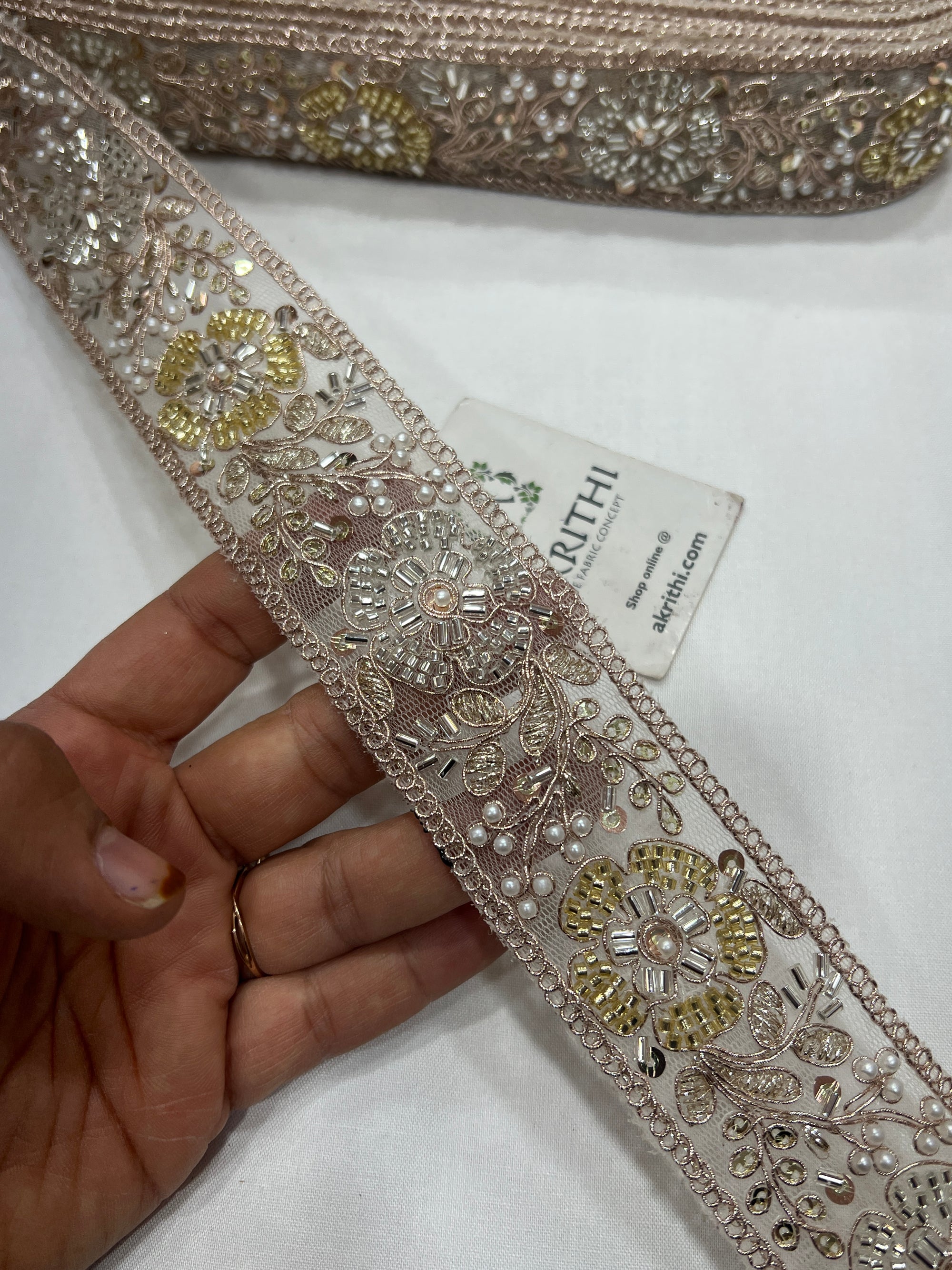 Embroidered lace 9 metres roll