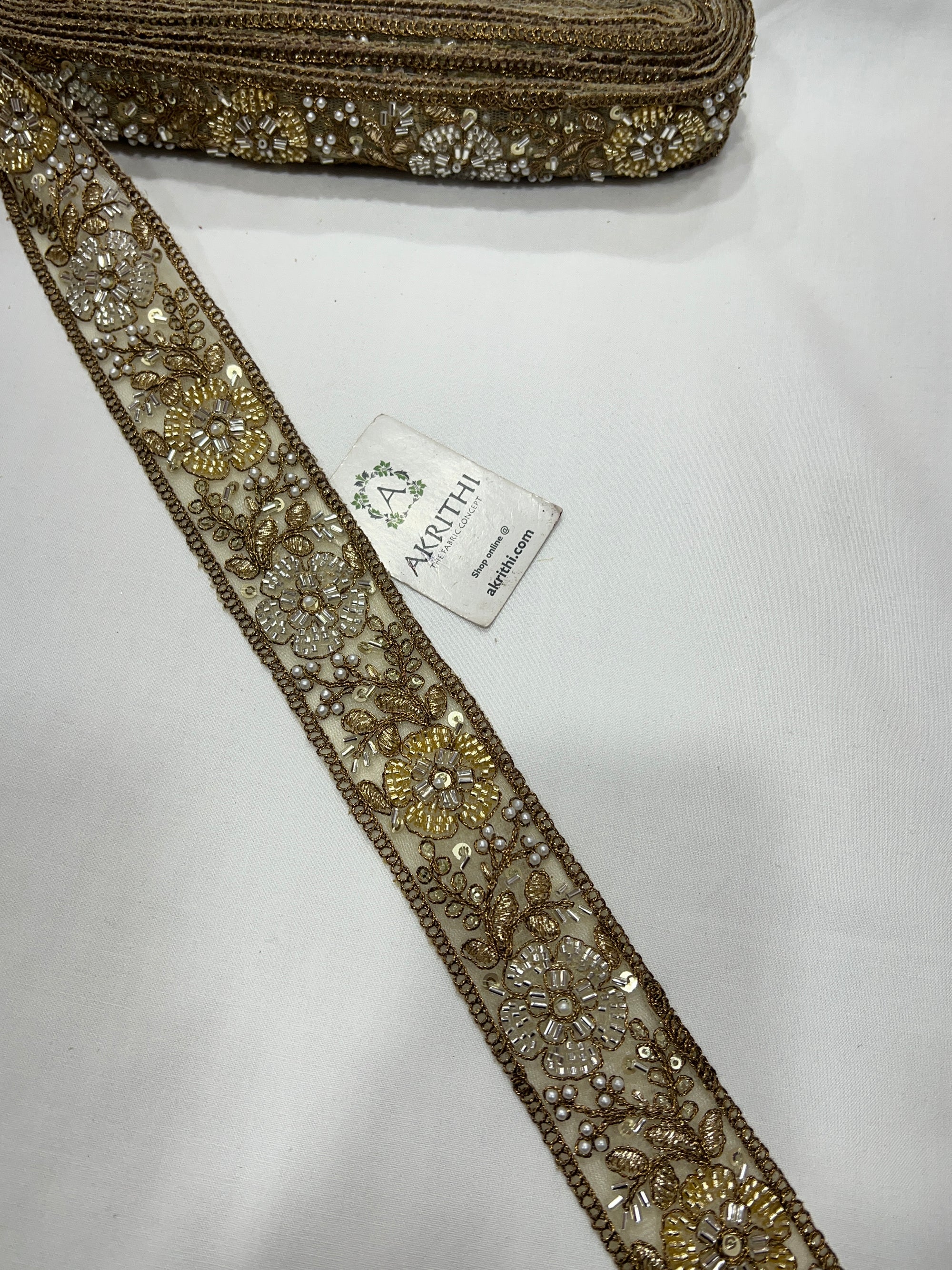 Embroidered lace 9 metres roll