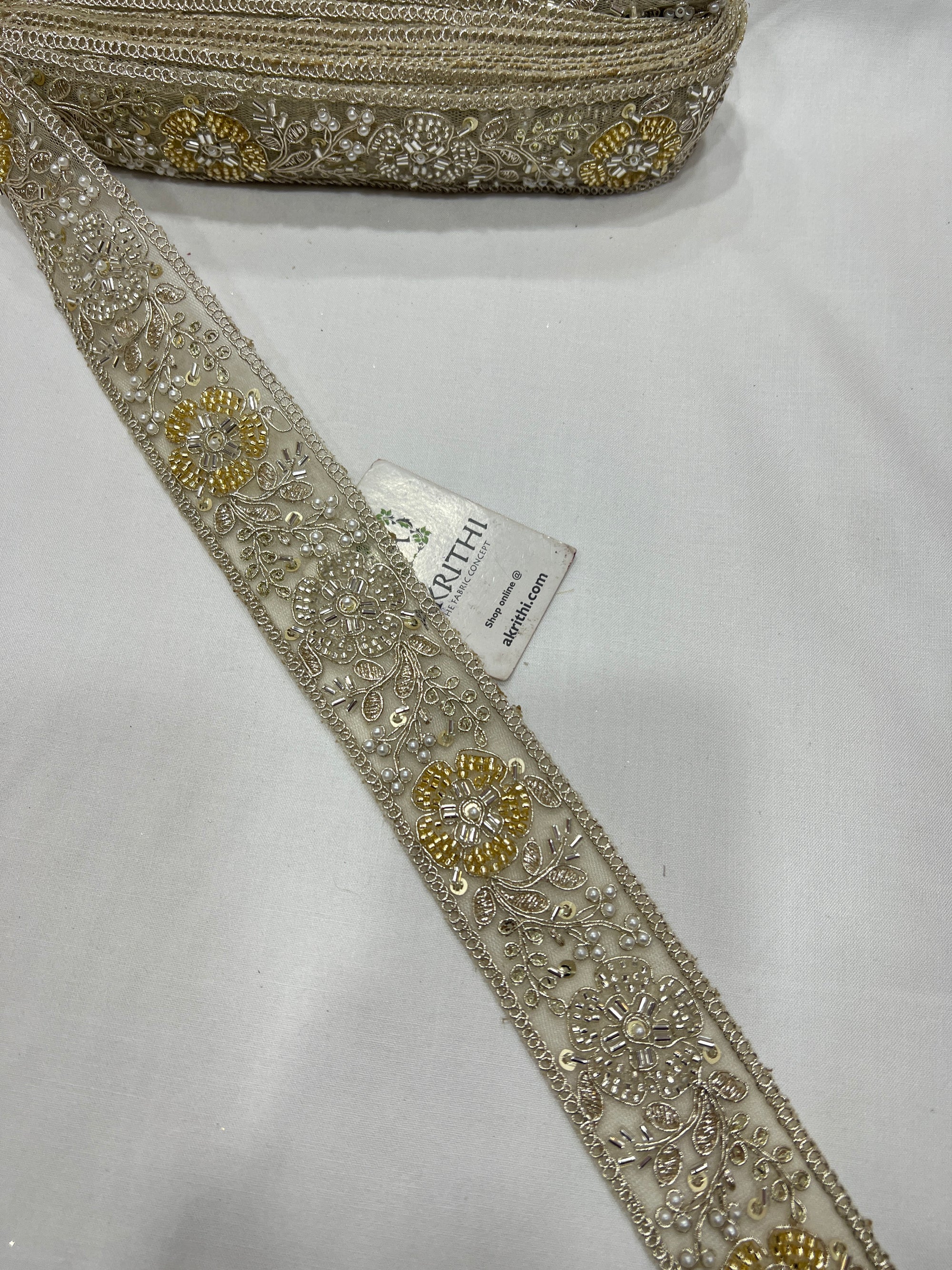 Embroidered lace 9 metres roll