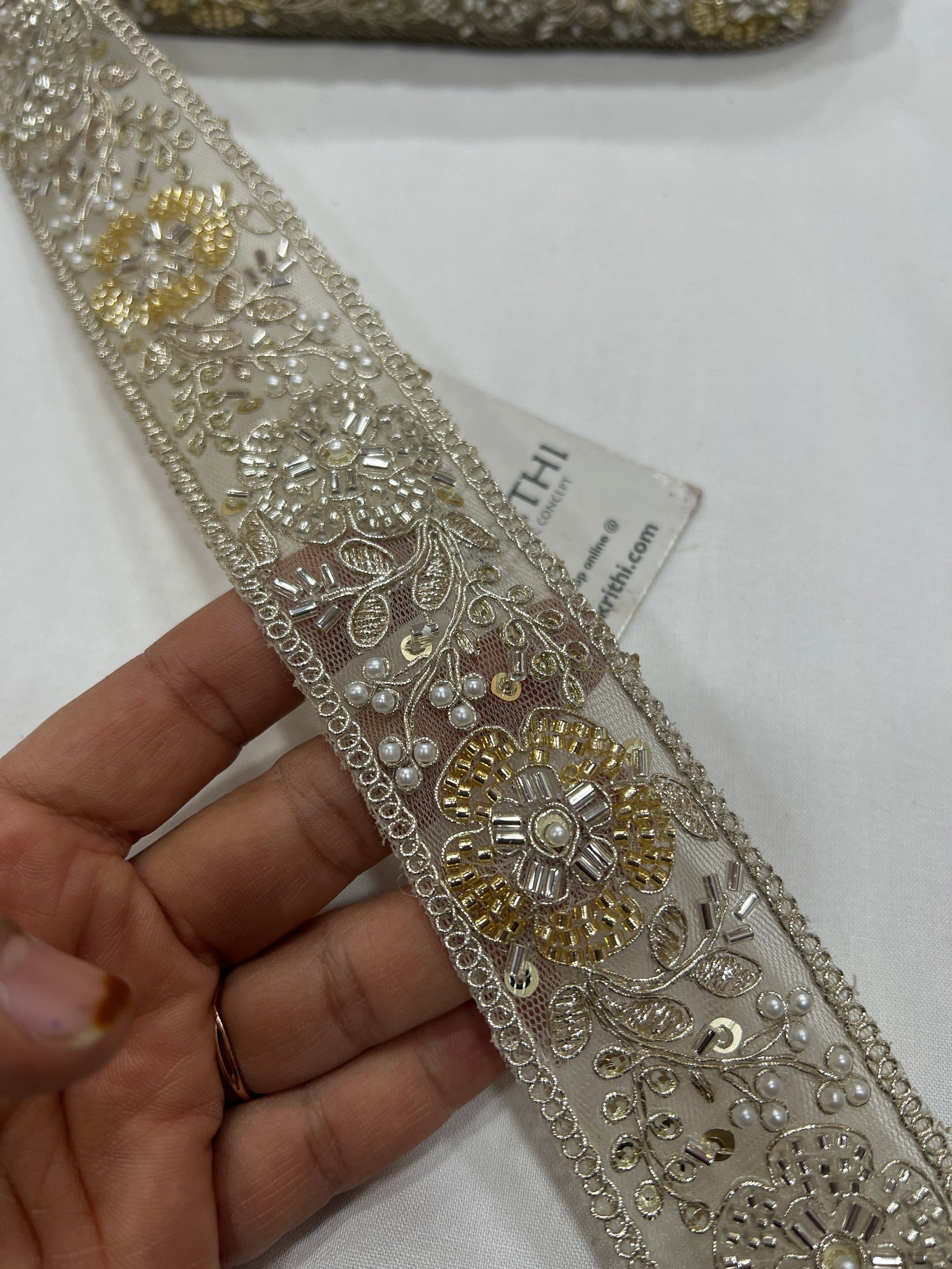Embroidered lace 9 metres roll