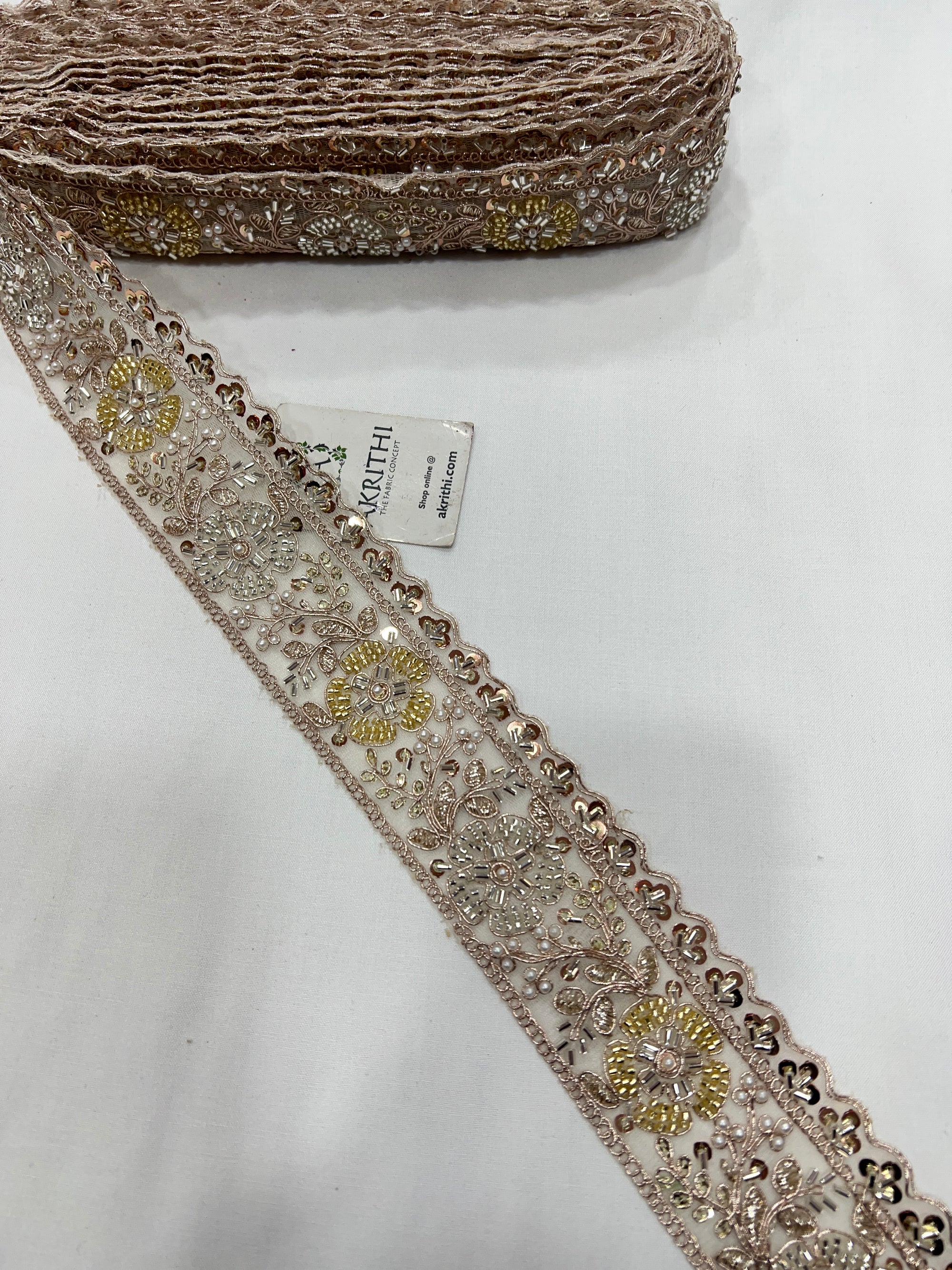 Embroidered lace 9 metres roll