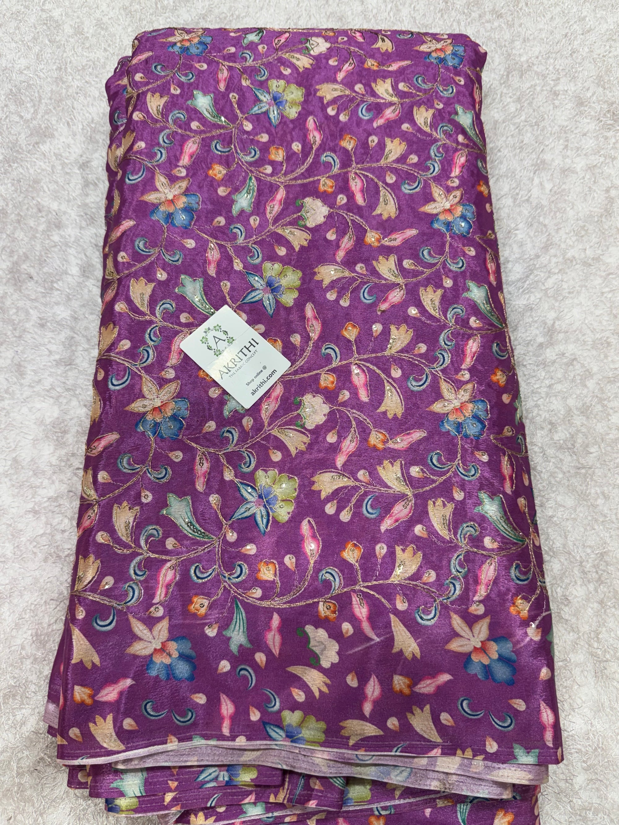 Embroidered chinon fabric With position print