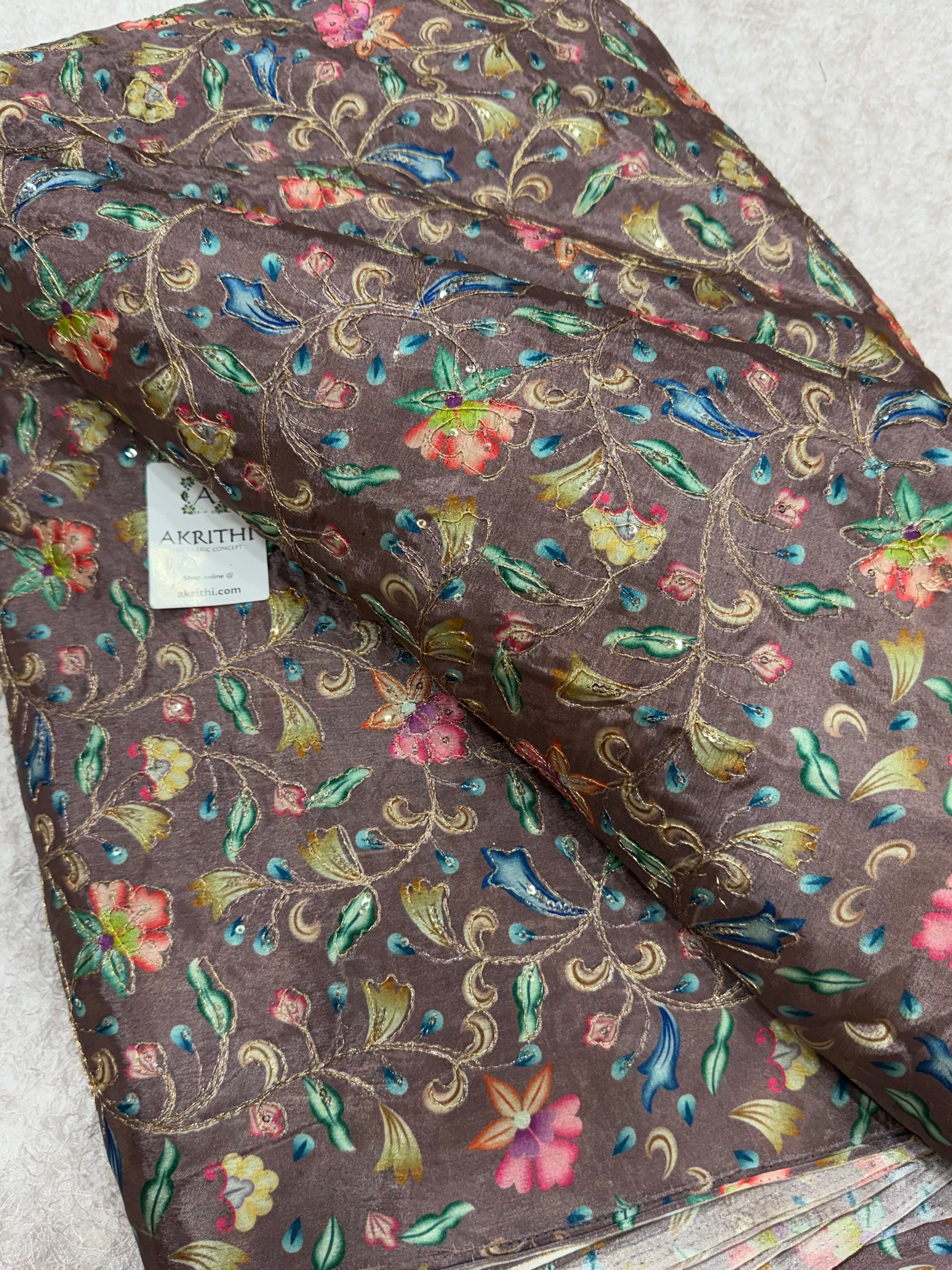 Embroidered chinon fabric With position print
