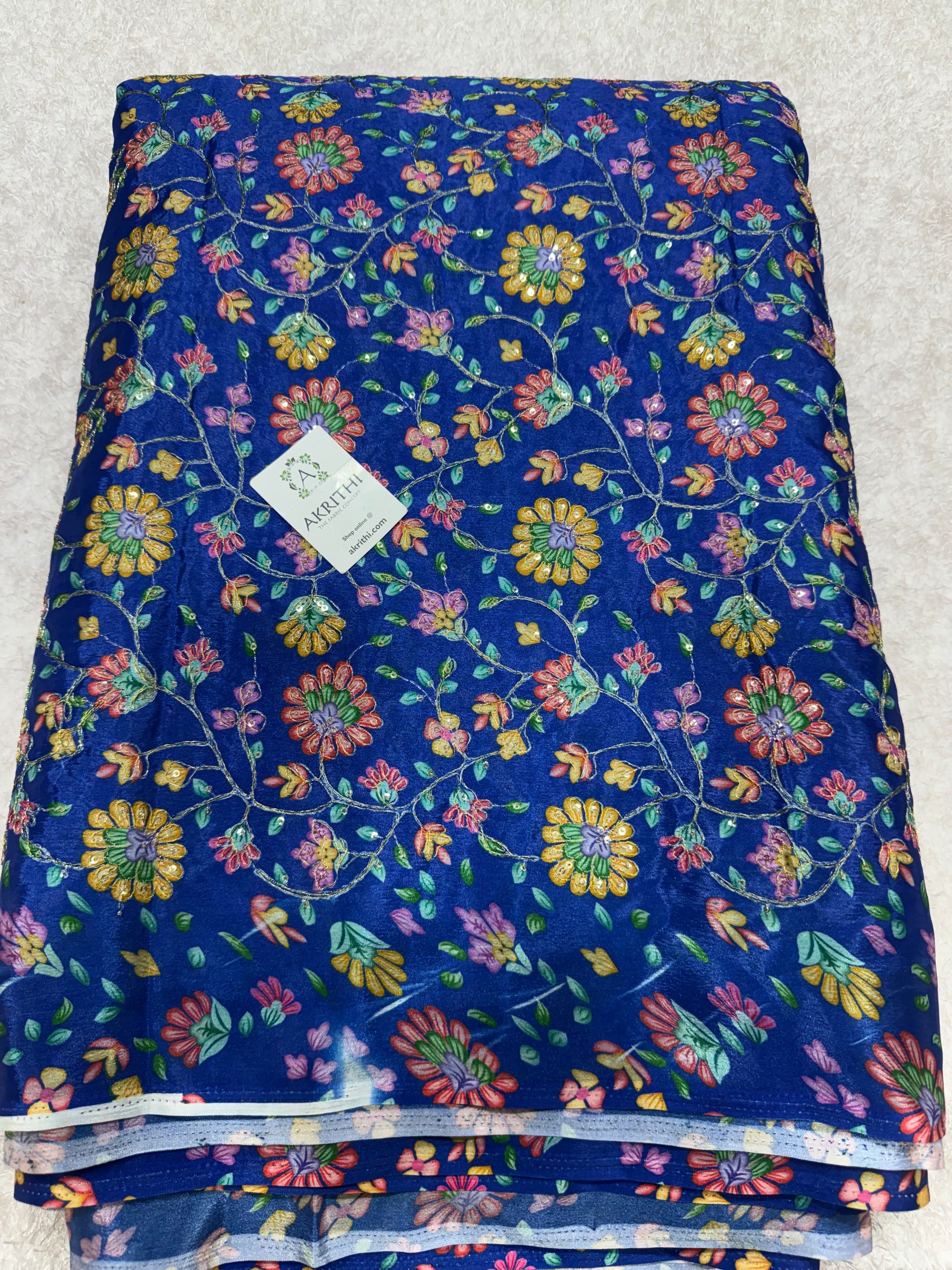 Embroidered chinon fabric With position print