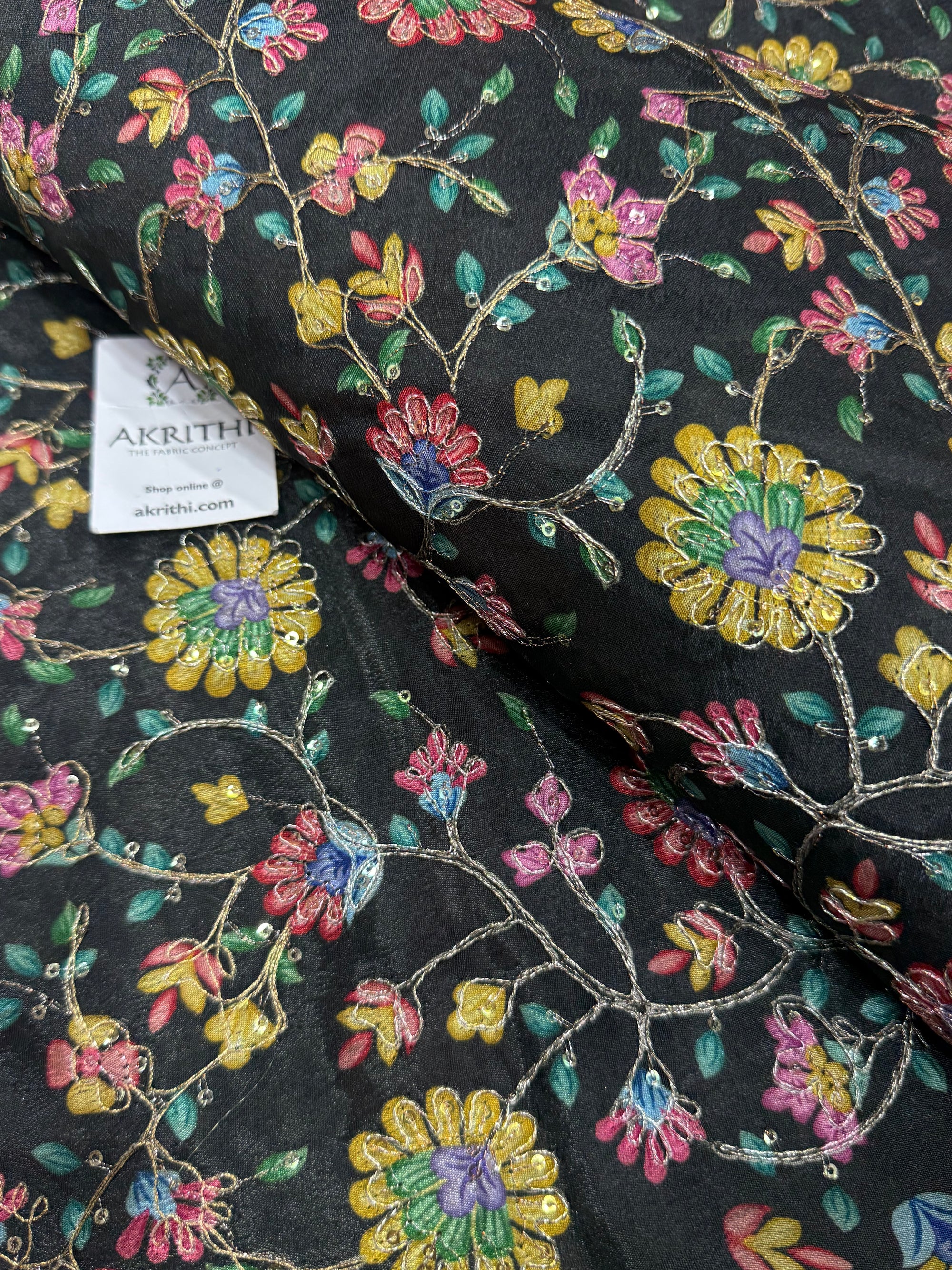 Embroidered chinon fabric With position print
