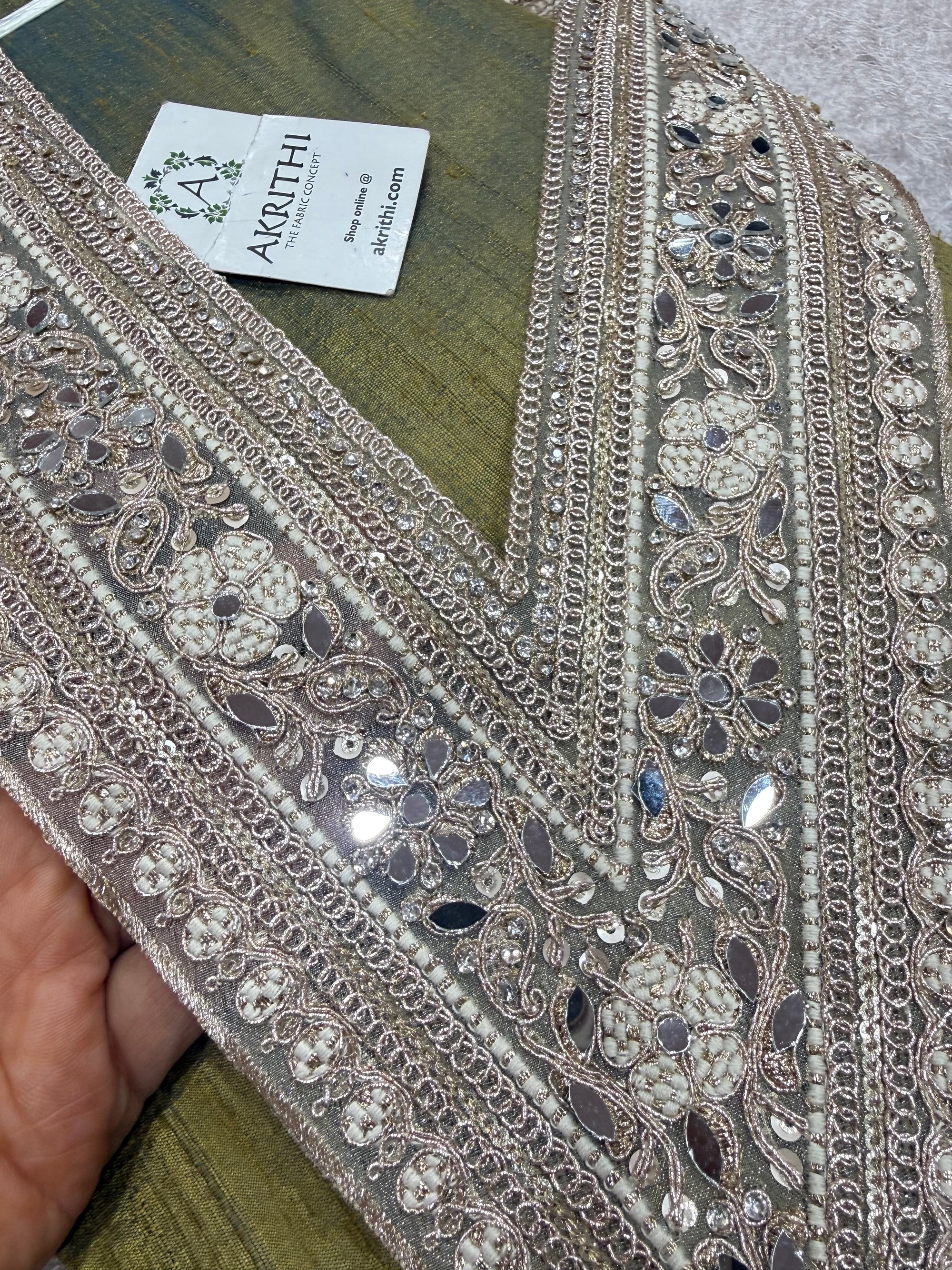 Embroidered neck piece