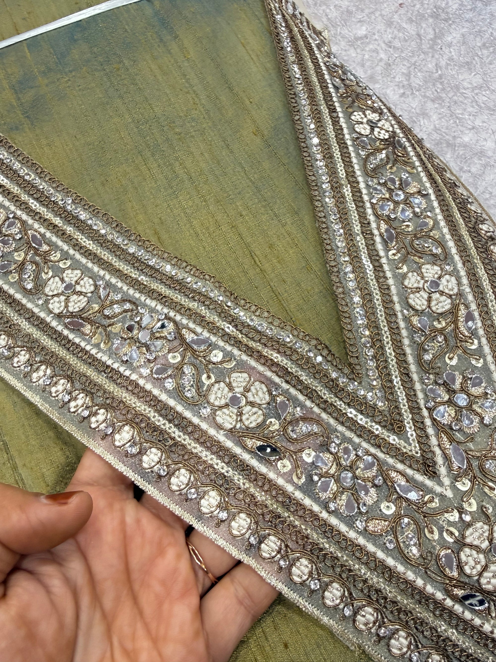 Embroidered neck piece