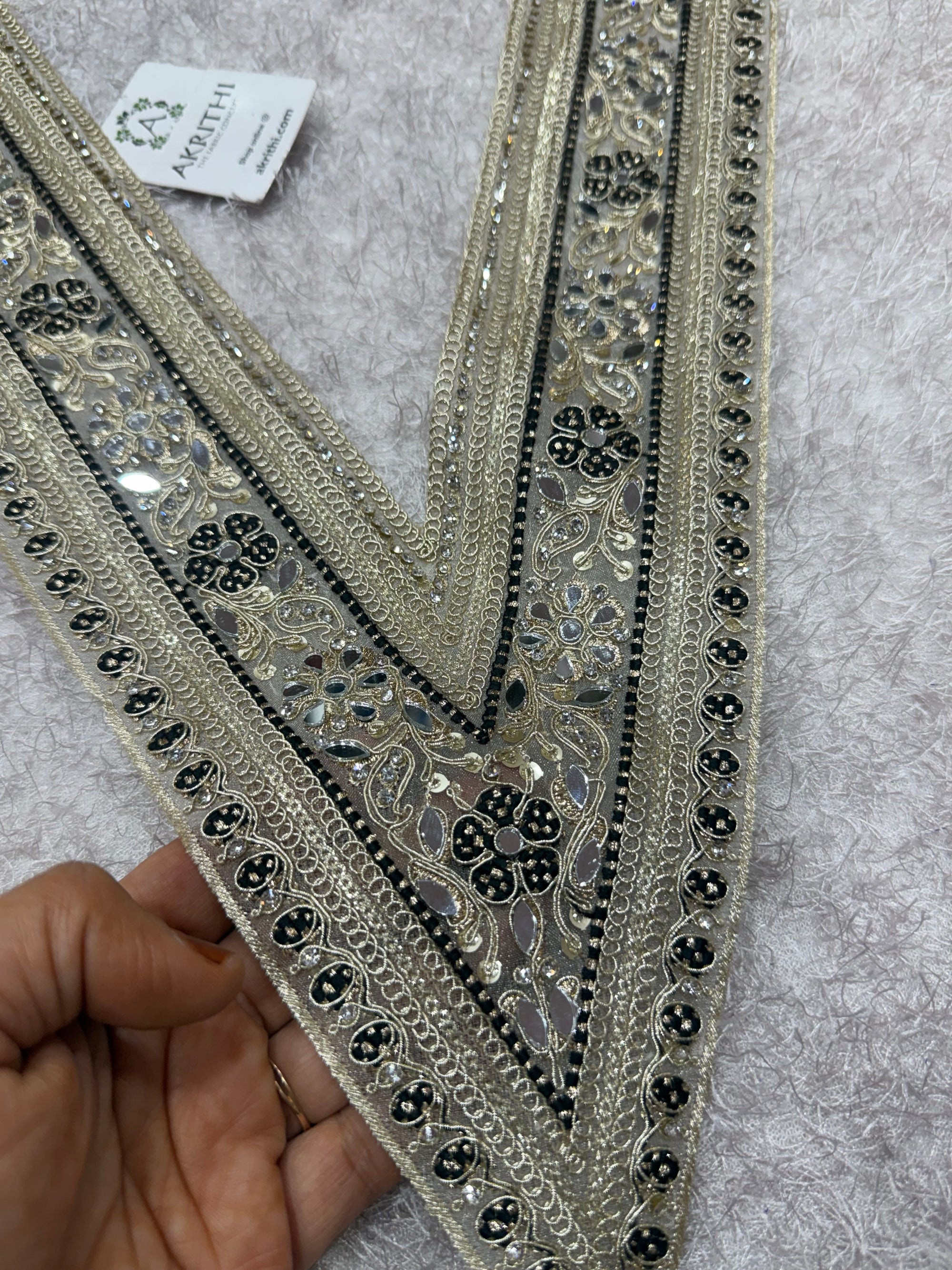 Embroidered neck piece