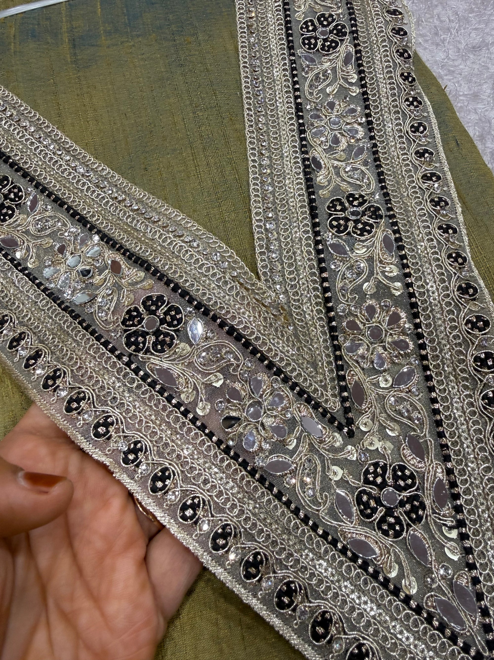 Embroidered neck piece