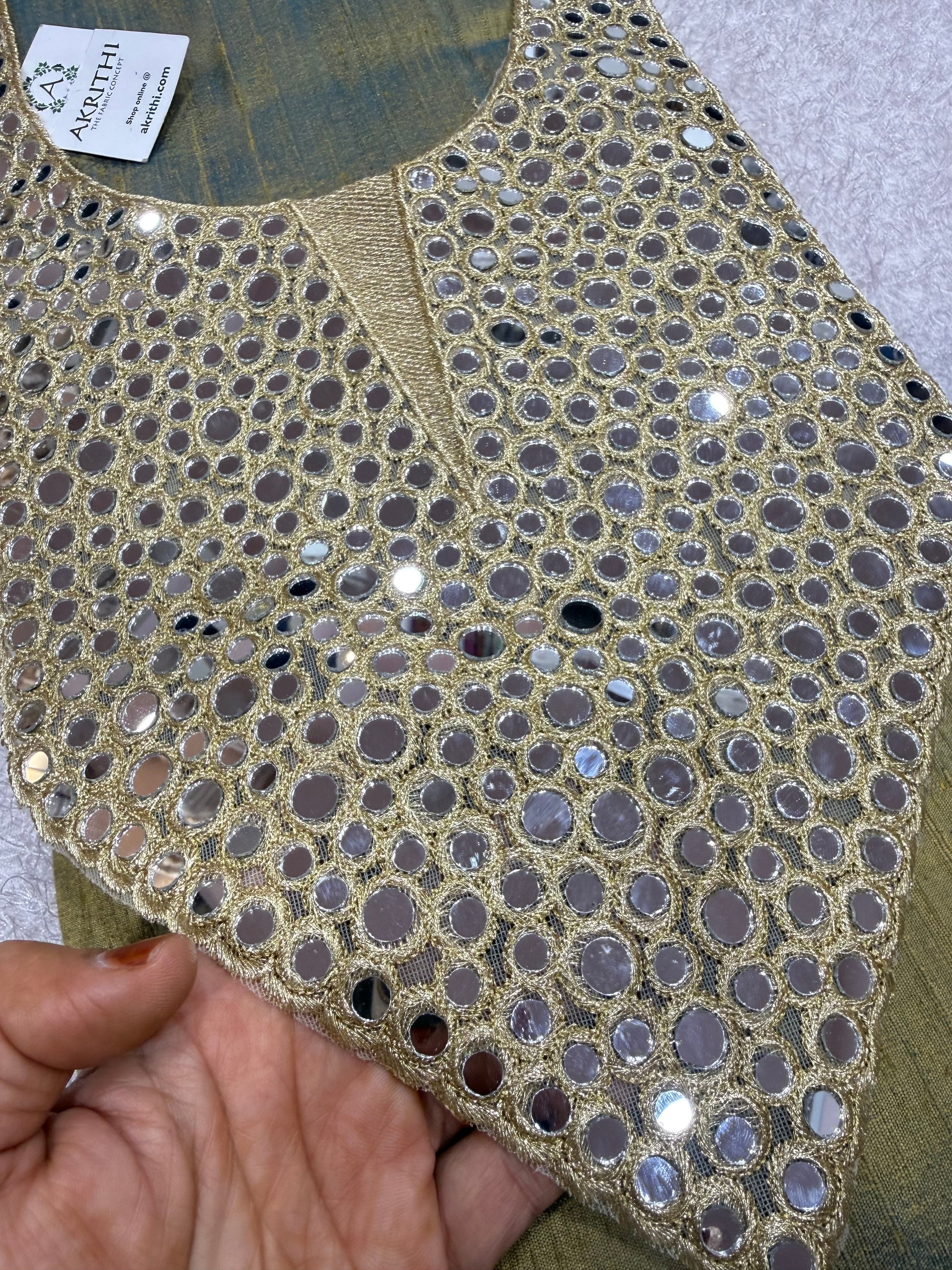 Embroidered neck piece