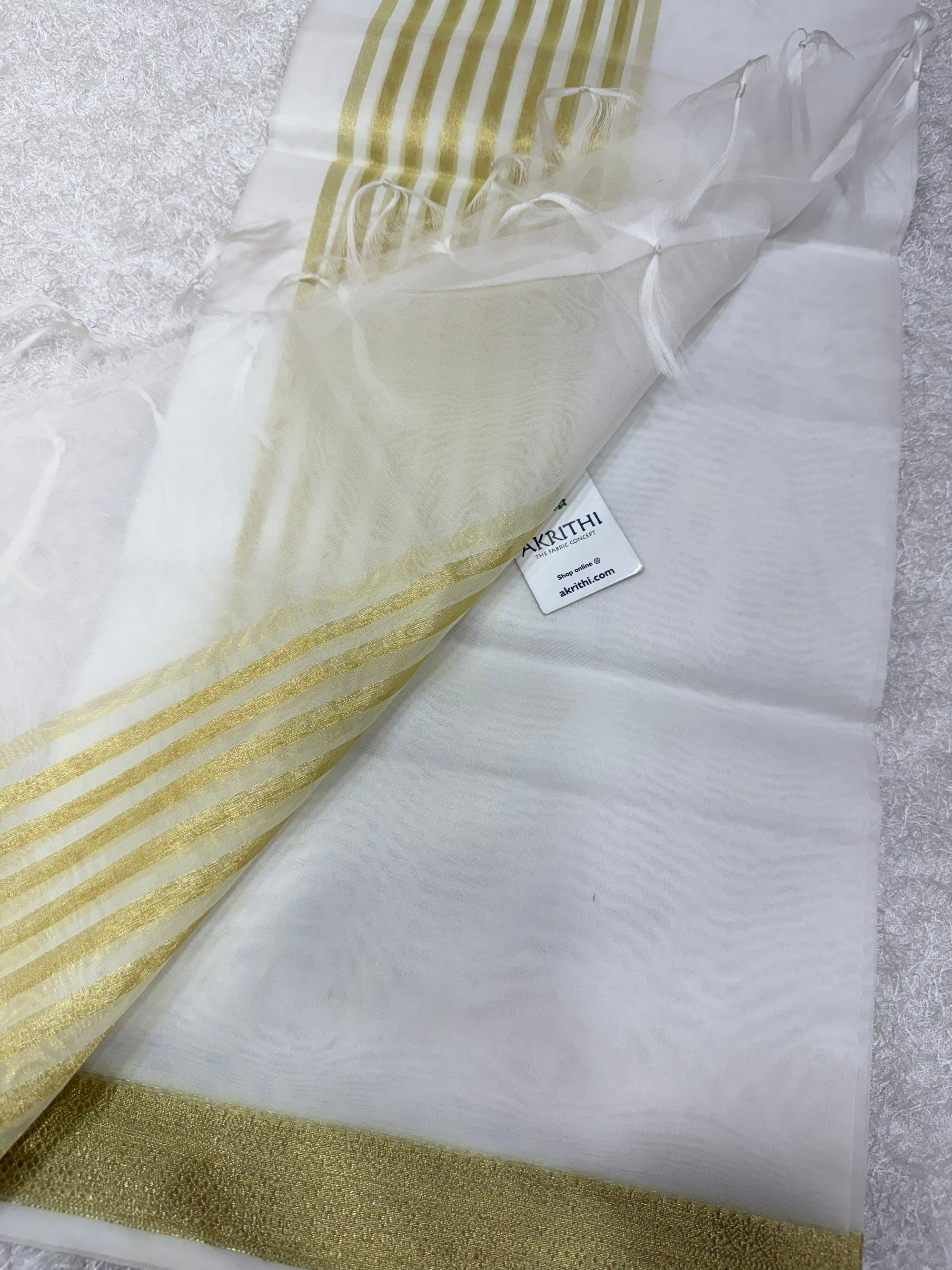 Banarasi organza dupatta with zari border