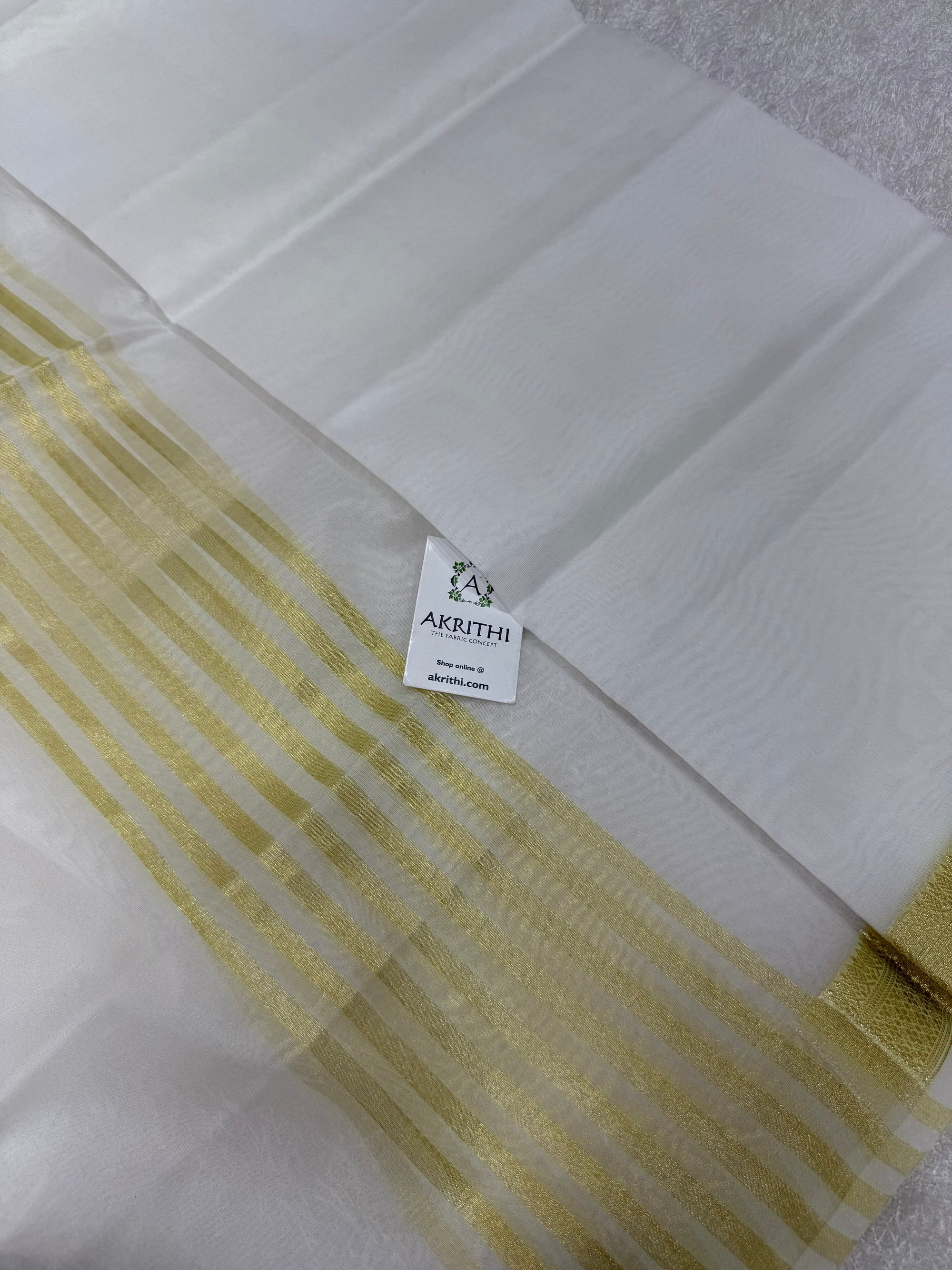 Banarasi organza dupatta with zari border