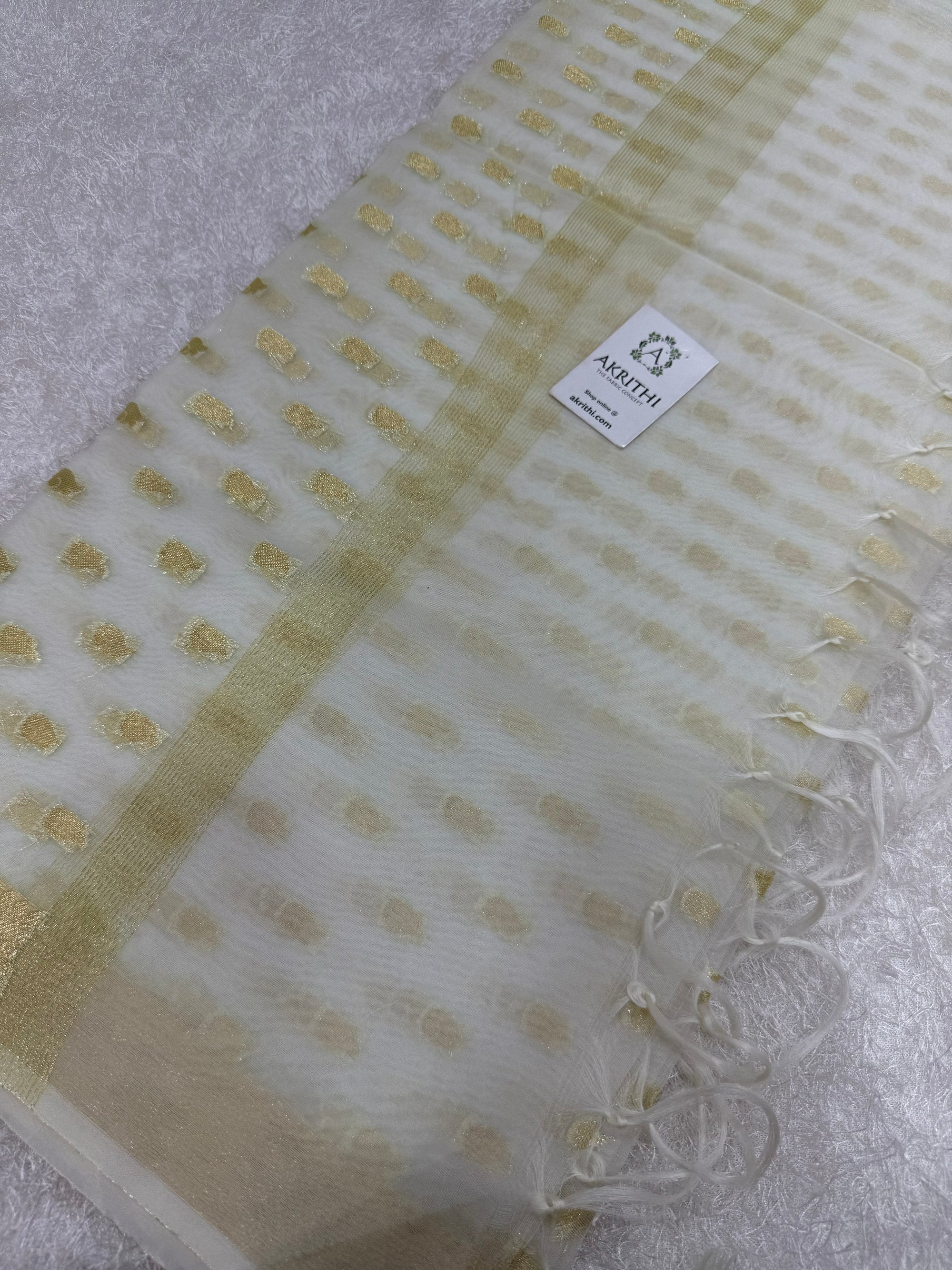 Banarasi organza dupatta with butti