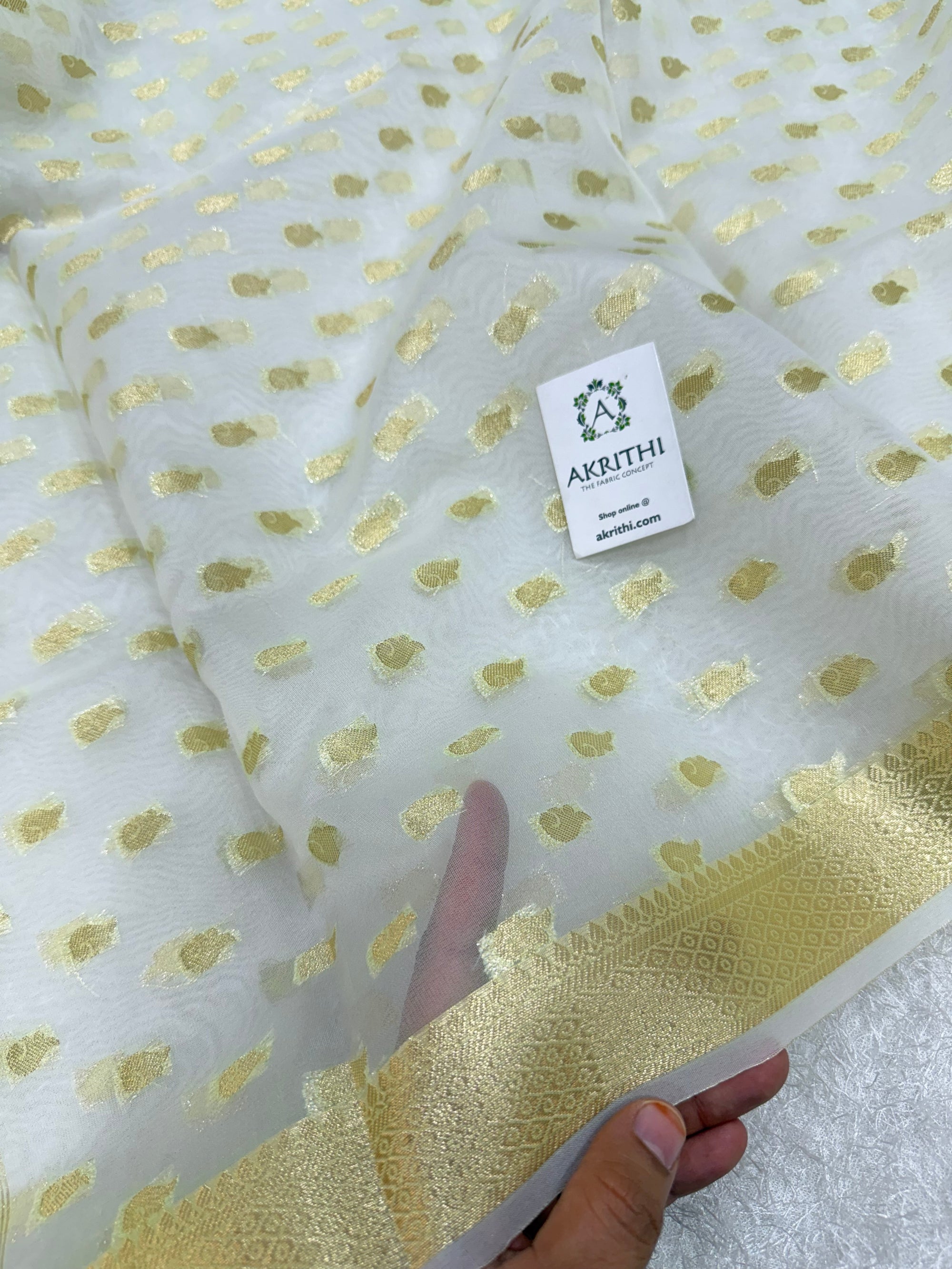 Banarasi organza dupatta with butti