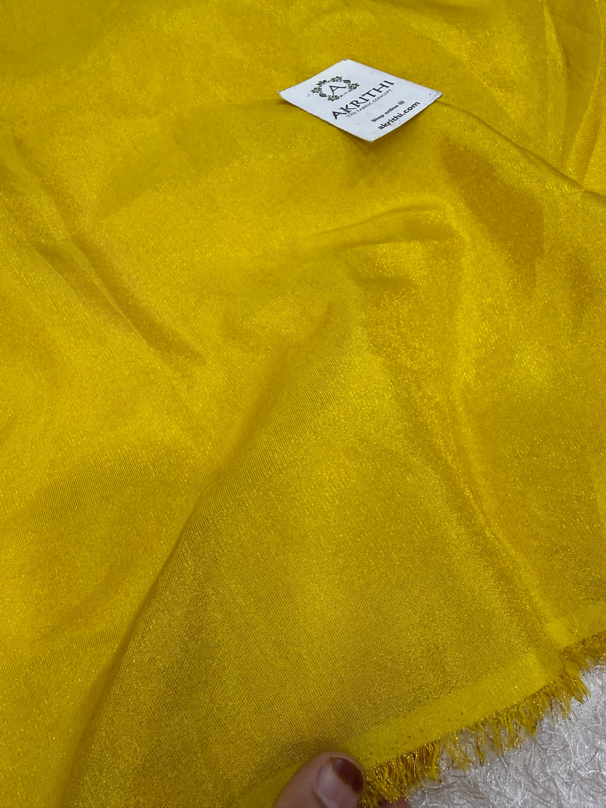 Plain tissue crepe fabric