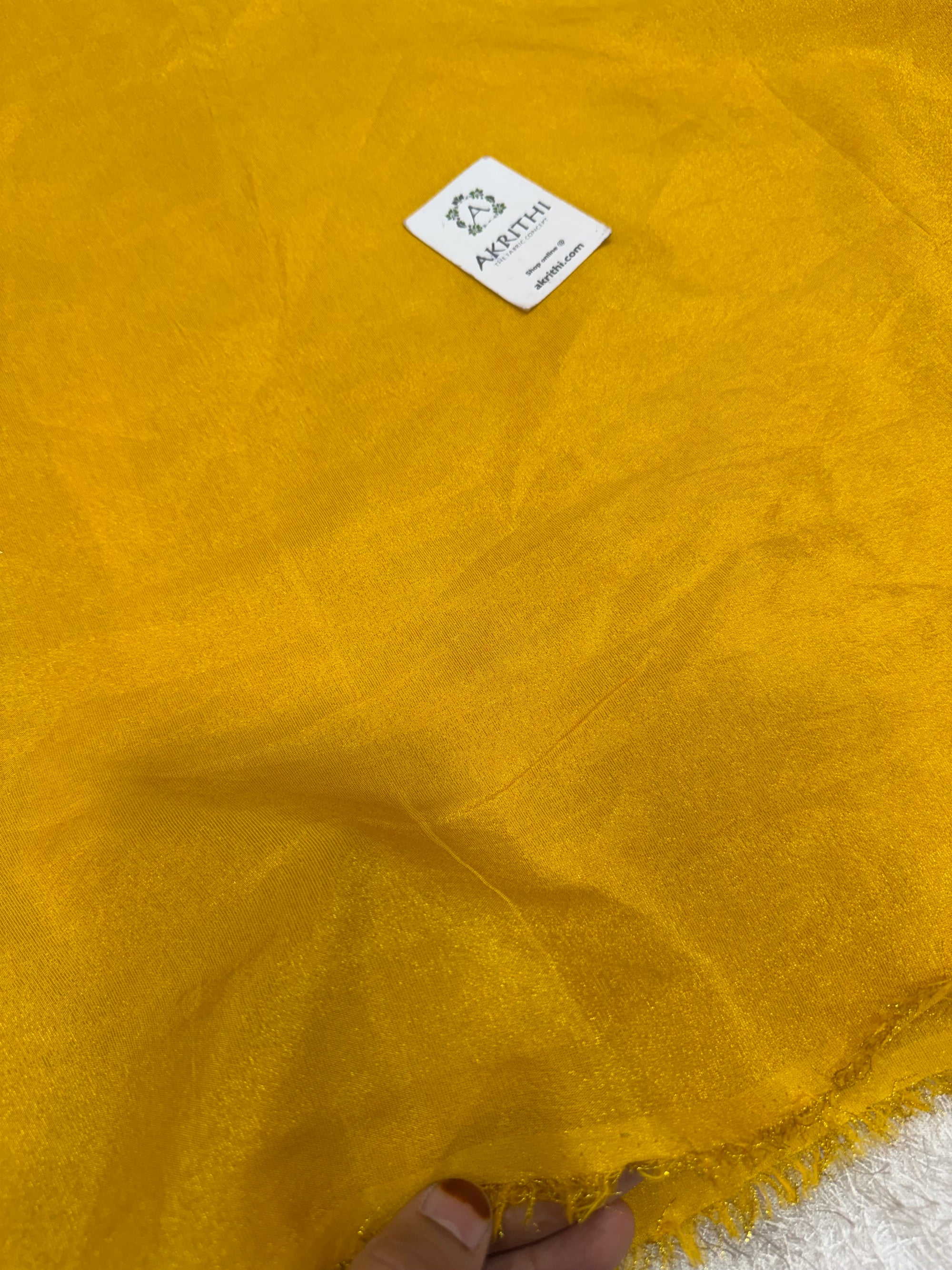 Plain tissue crepe fabric